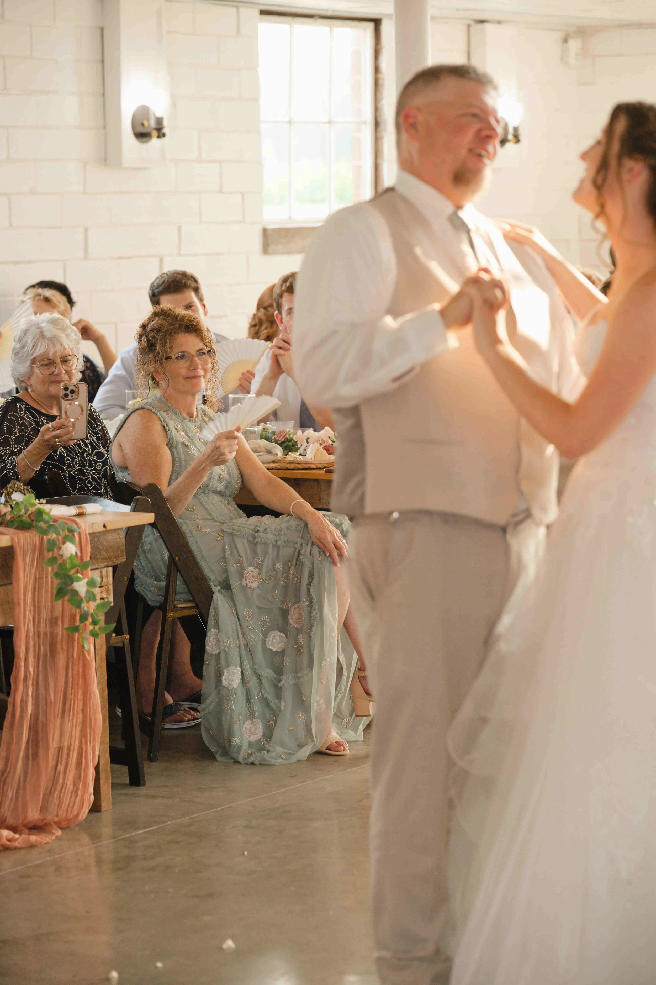 Indiana-August-Wedding-Blossom-Barn-Heather-Corbin-Photography-2026-243.jpg