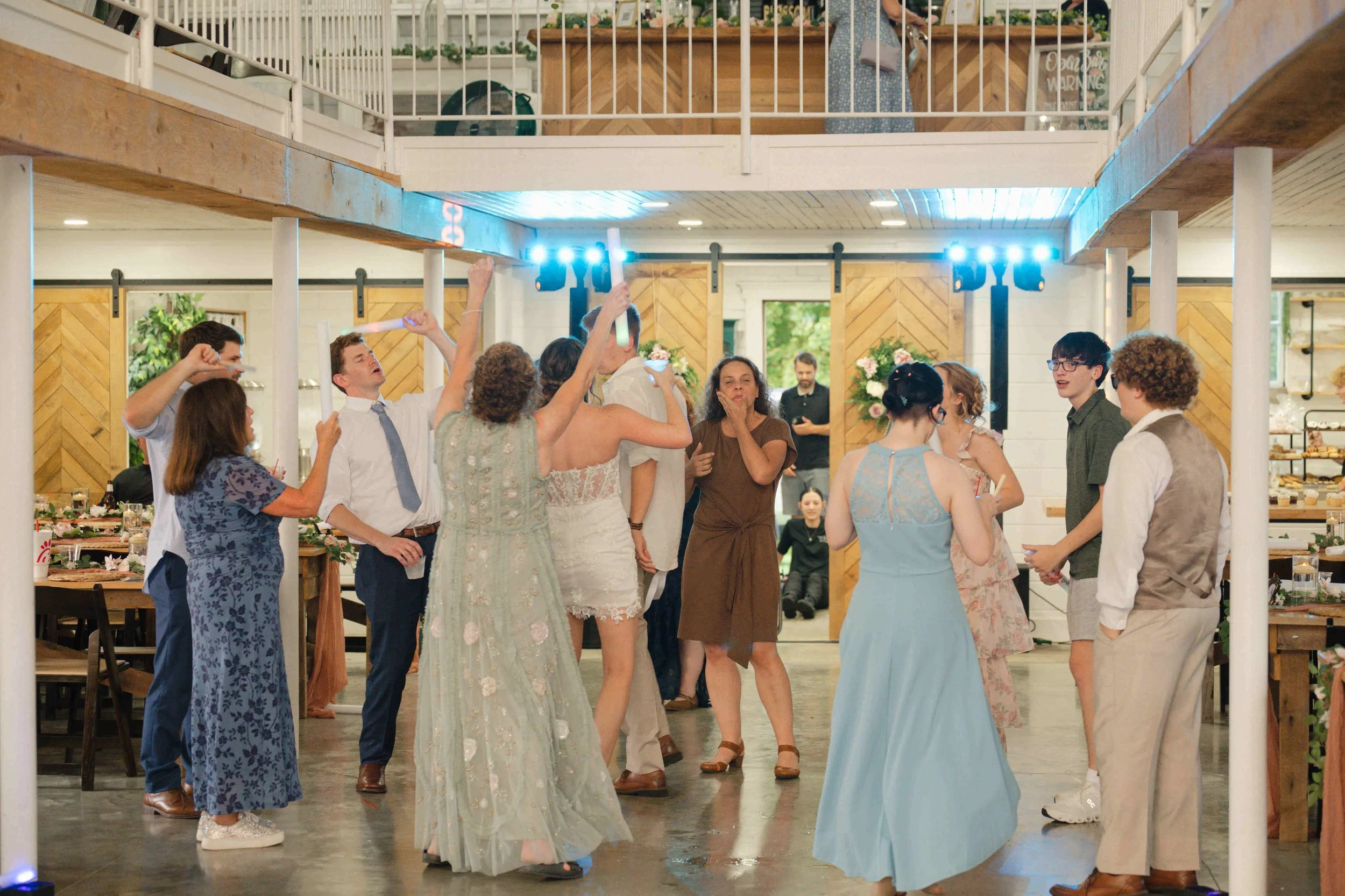 Indiana-August-Wedding-Blossom-Barn-Heather-Corbin-Photography-2026-274.jpg
