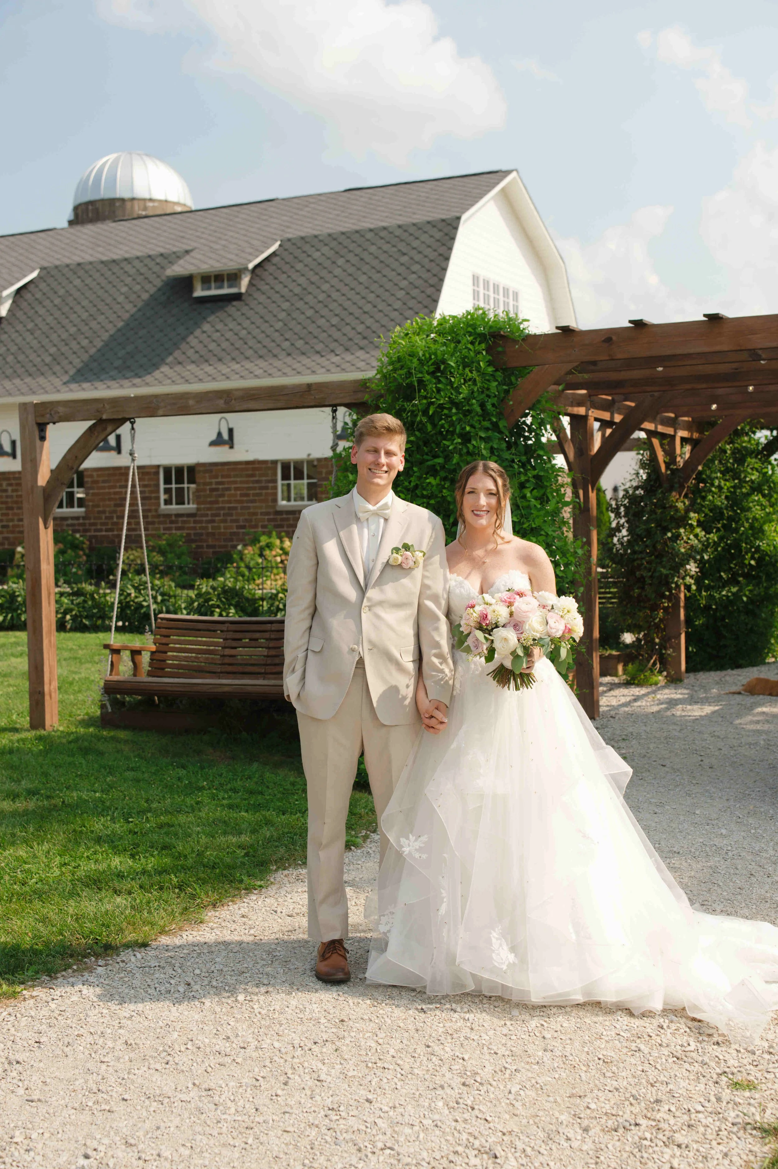 Indiana-August-Wedding-Blossom-Barn-Heather-Corbin-Photography-2026-155.jpg