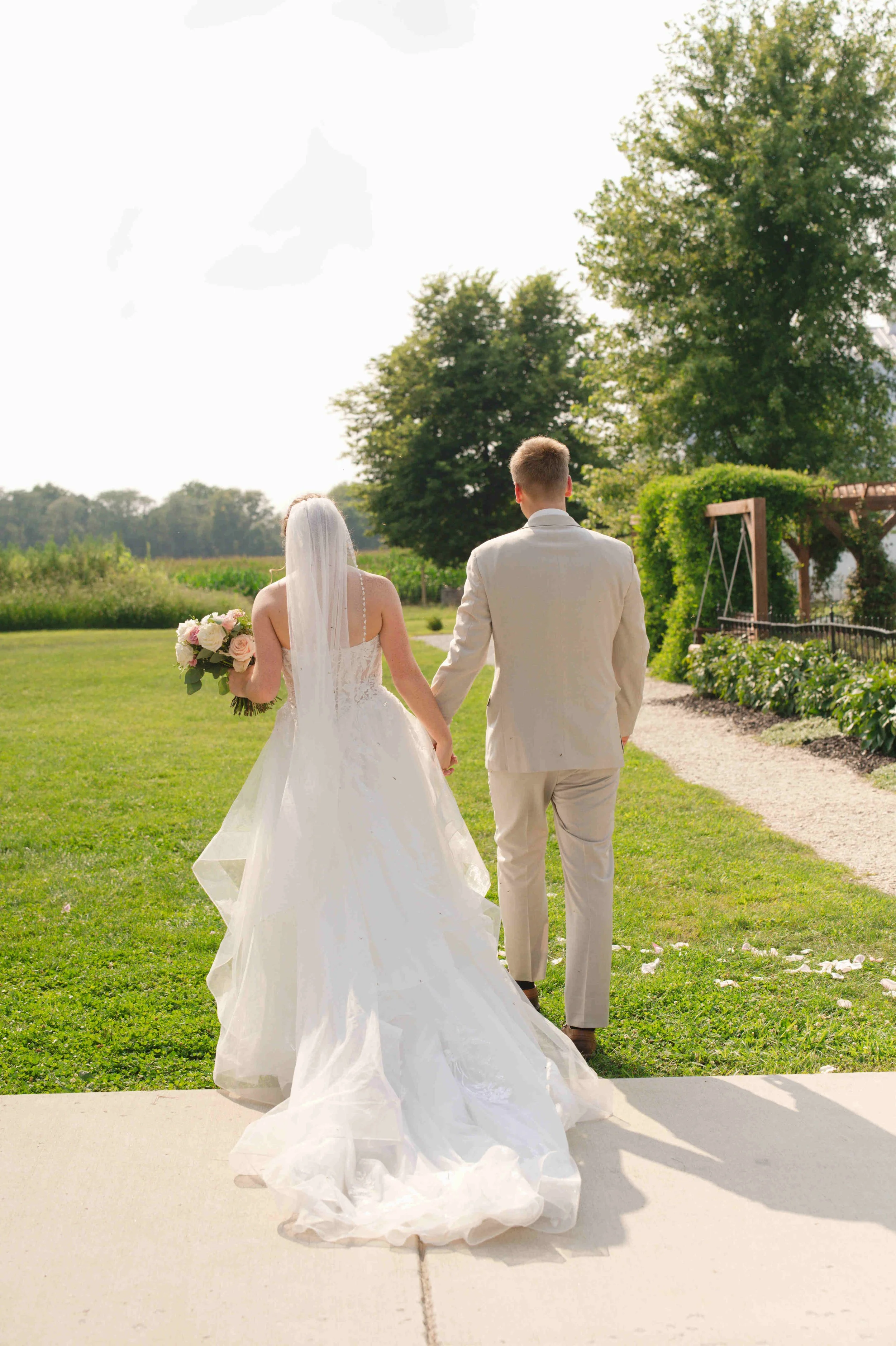 Indiana-August-Wedding-Blossom-Barn-Heather-Corbin-Photography-2026-173.jpg