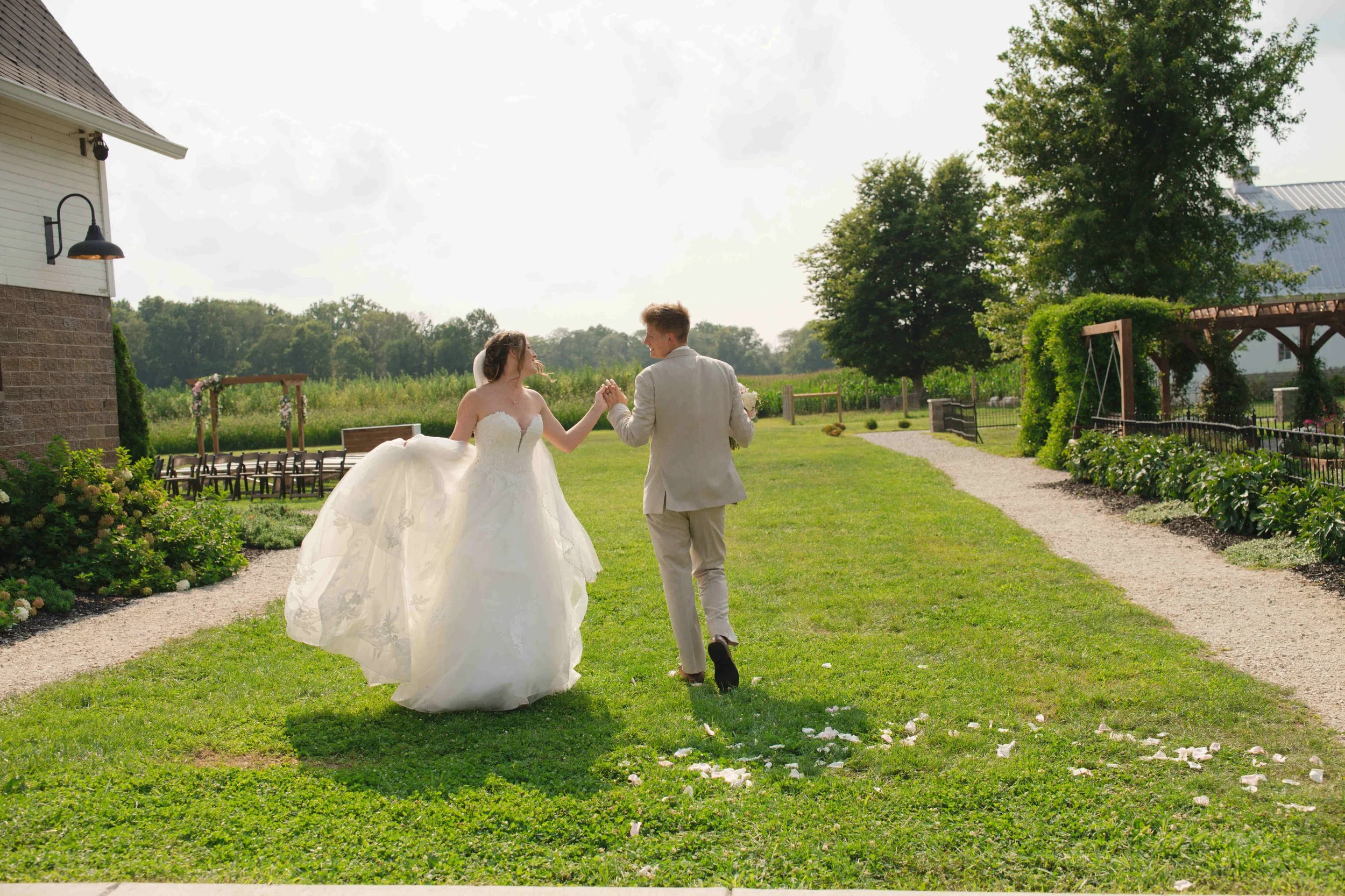 Indiana-August-Wedding-Blossom-Barn-Heather-Corbin-Photography-2026-178.jpg