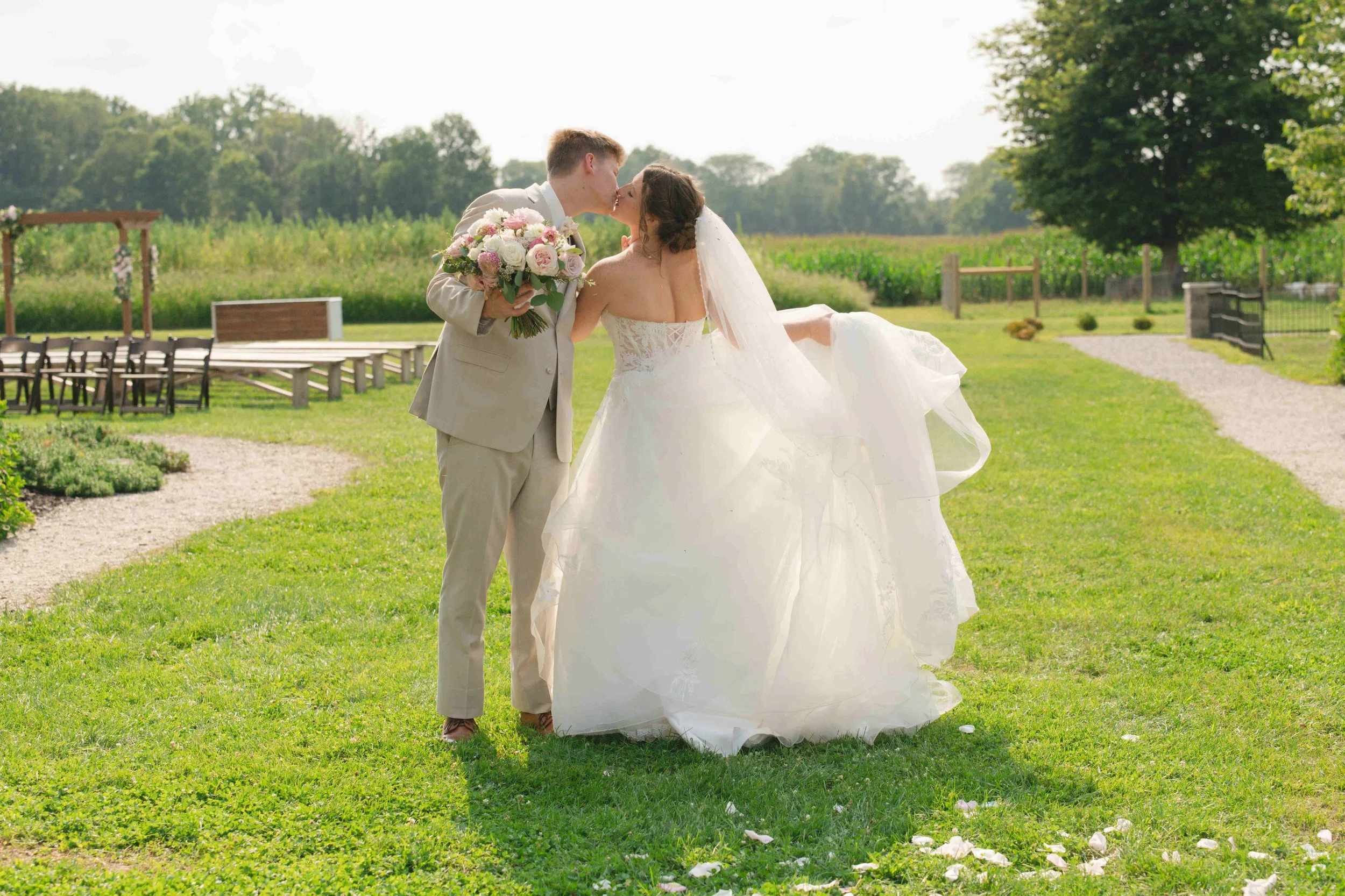 Indiana-August-Wedding-Blossom-Barn-Heather-Corbin-Photography-2026-180.jpg