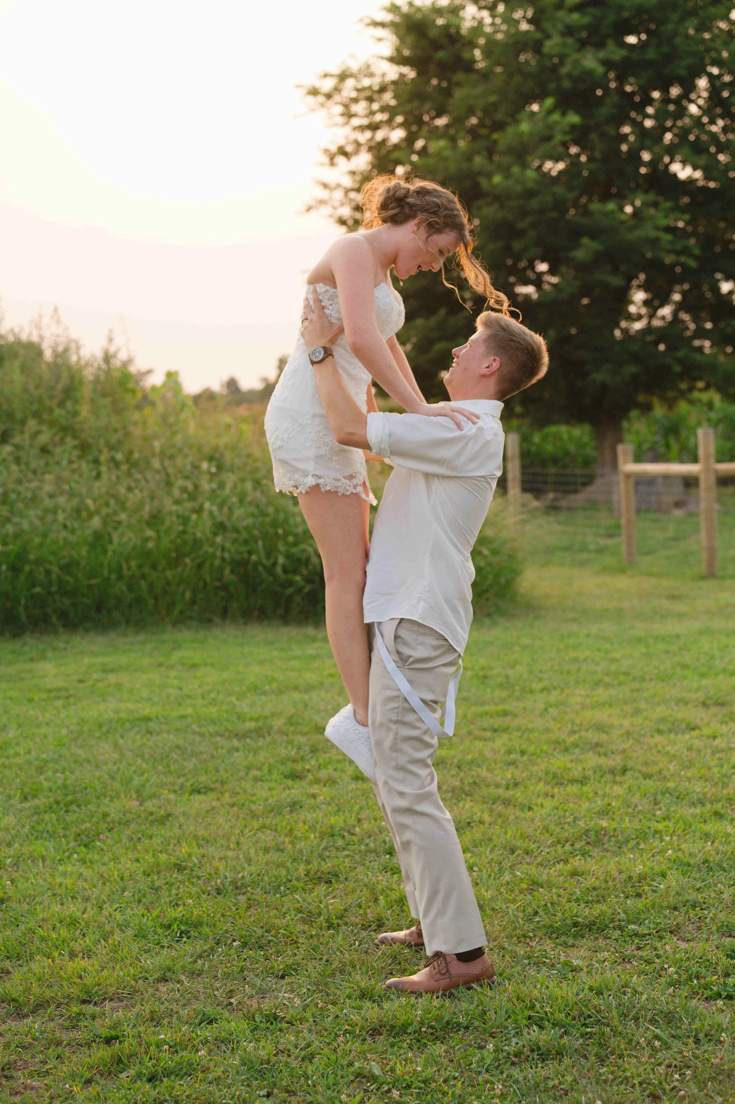 Indiana-August-Wedding-Blossom-Barn-Heather-Corbin-Photography-2026-267.jpg