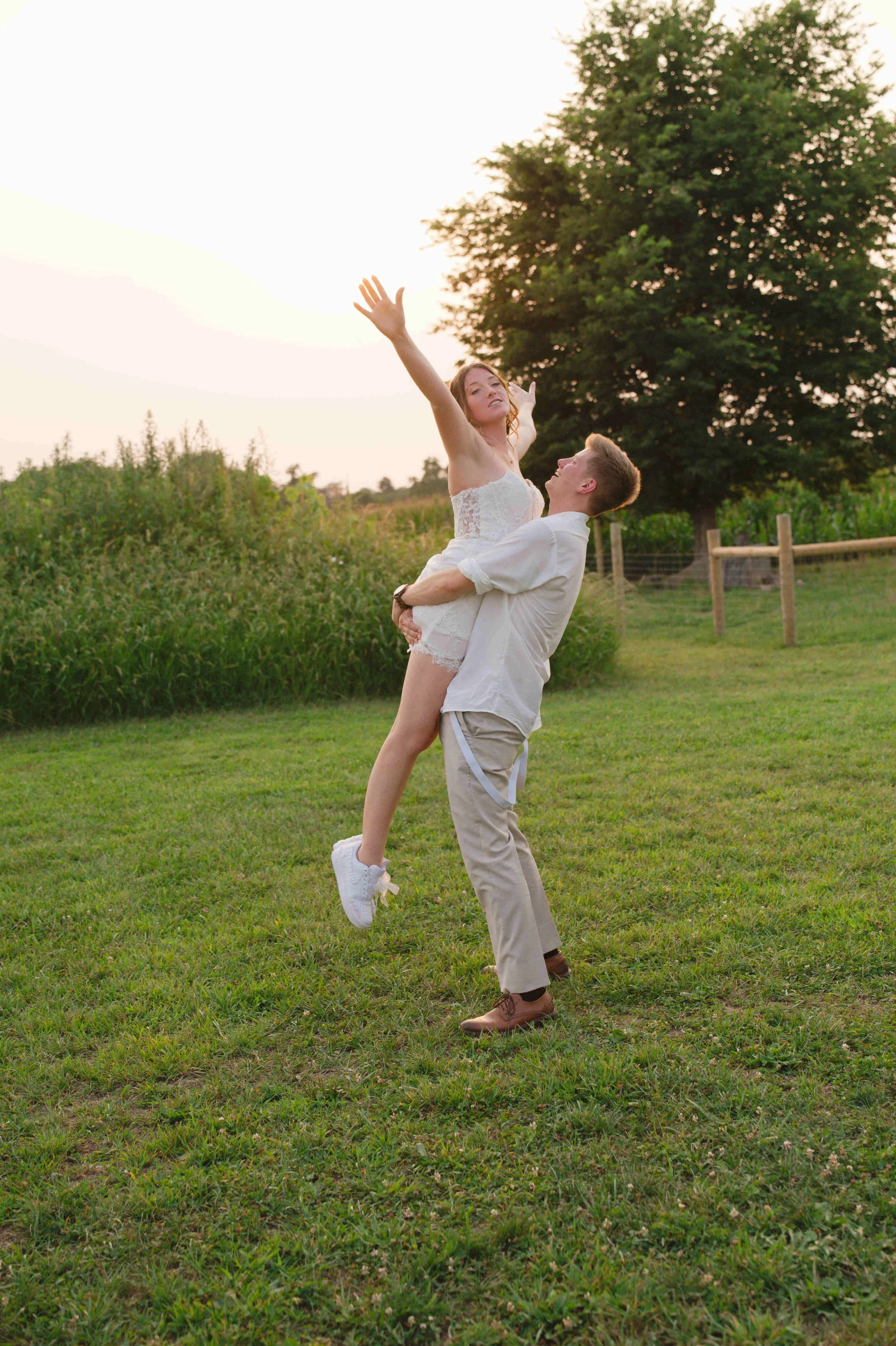Indiana-August-Wedding-Blossom-Barn-Heather-Corbin-Photography-2026-269.jpg