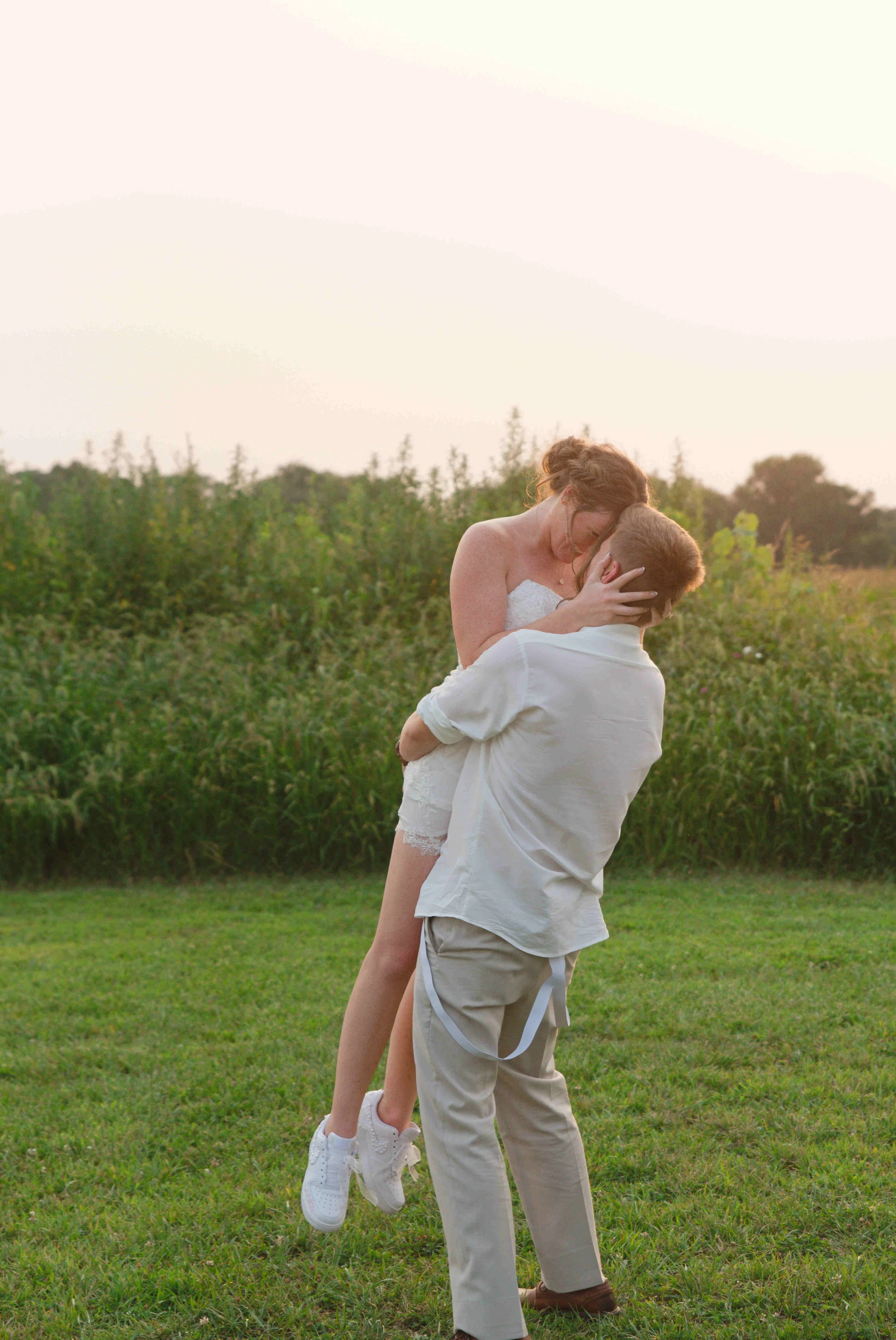 Indiana-August-Wedding-Blossom-Barn-Heather-Corbin-Photography-2026-271.jpg