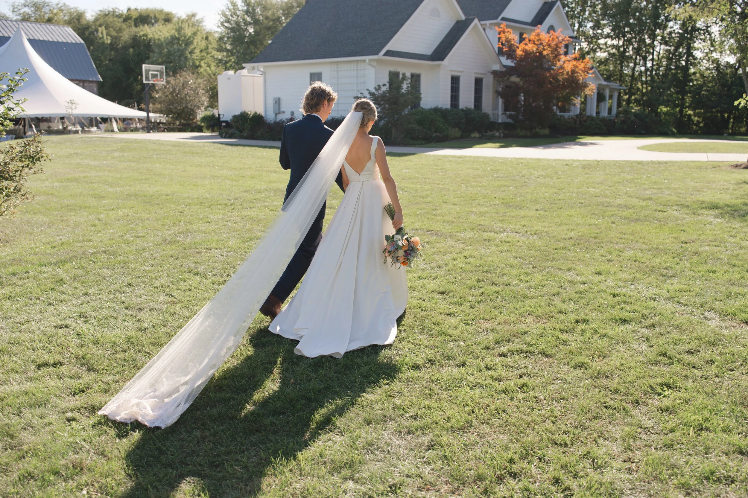 IndianaBackyardGardenWedding-072.jpg
