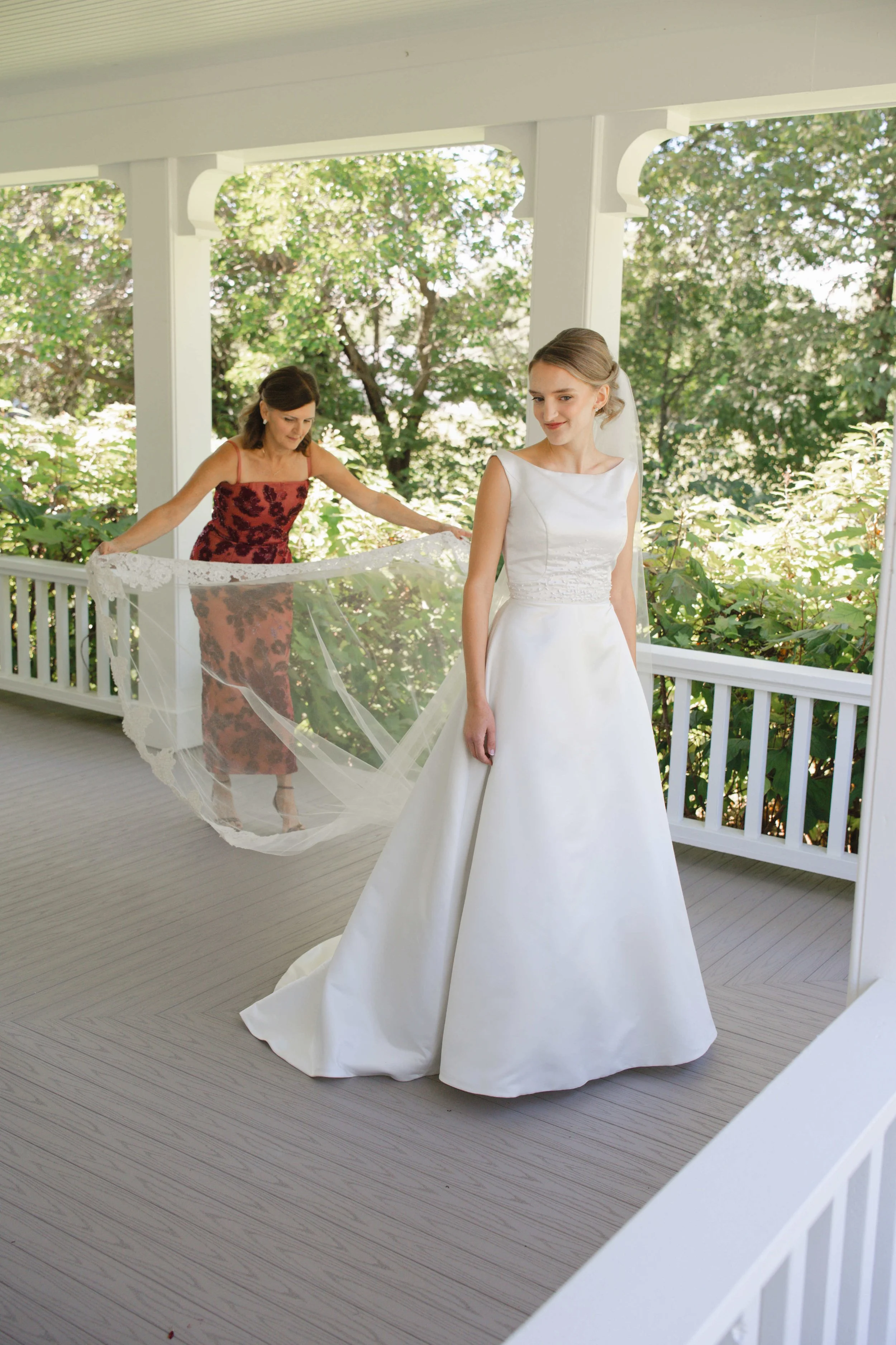IndianaBackyardGardenWedding-004.jpg