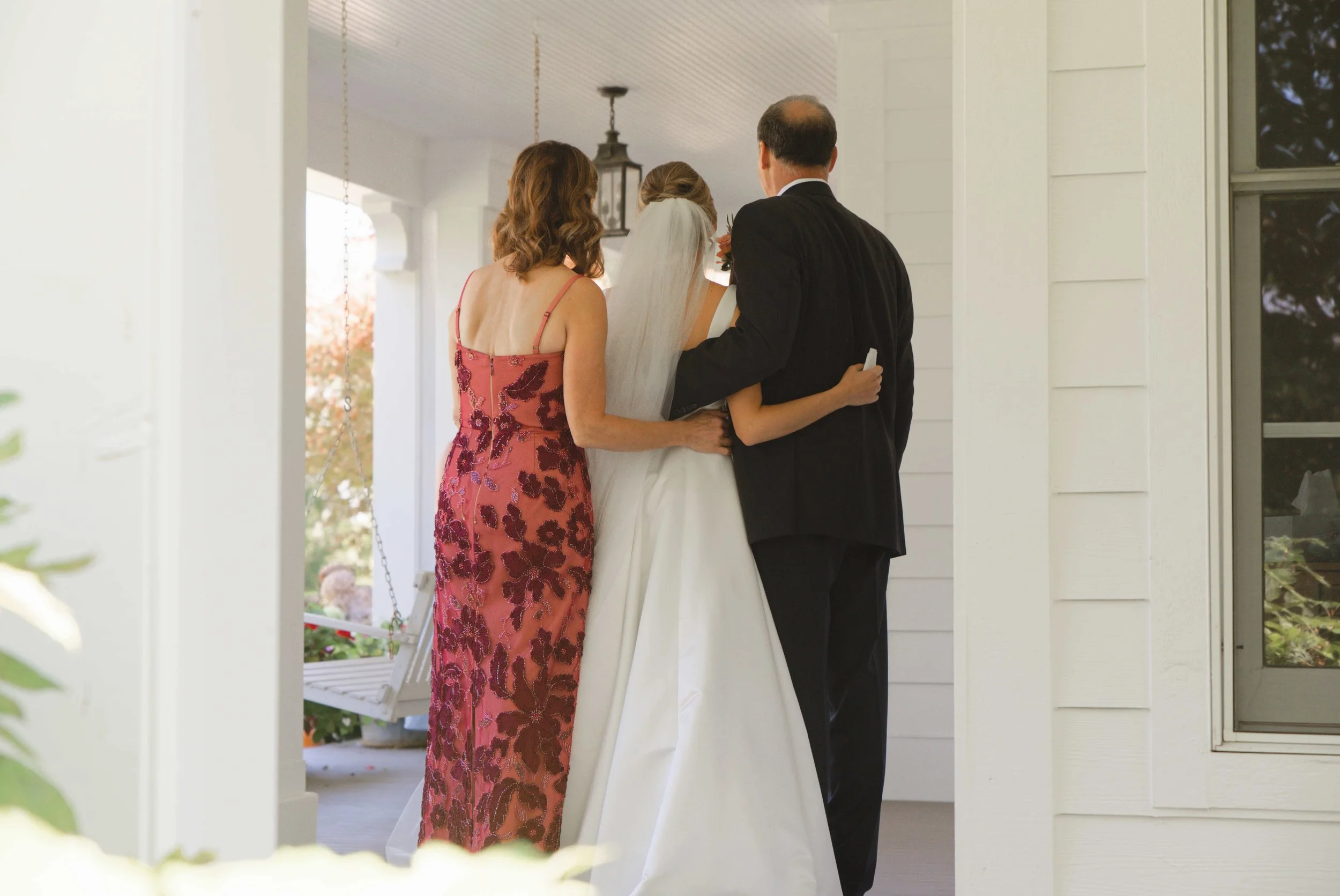 IndianaBackyardGardenWedding-011.jpg