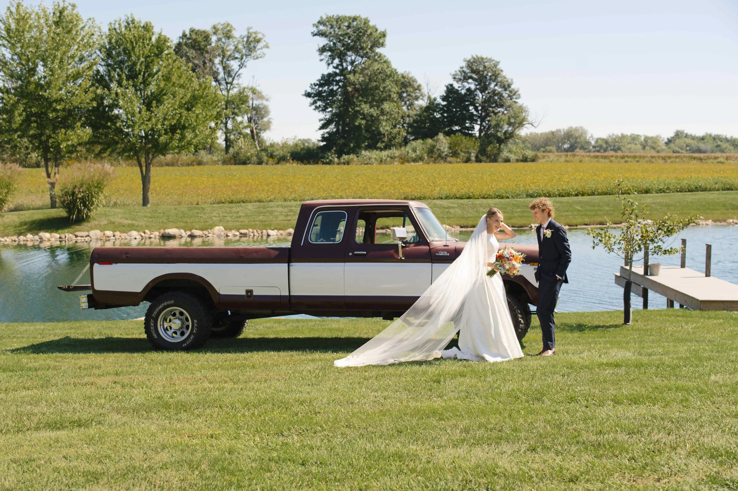 Fall-Indiana-backyard-wedding-Heather-Corbin-Photography-22.jpg