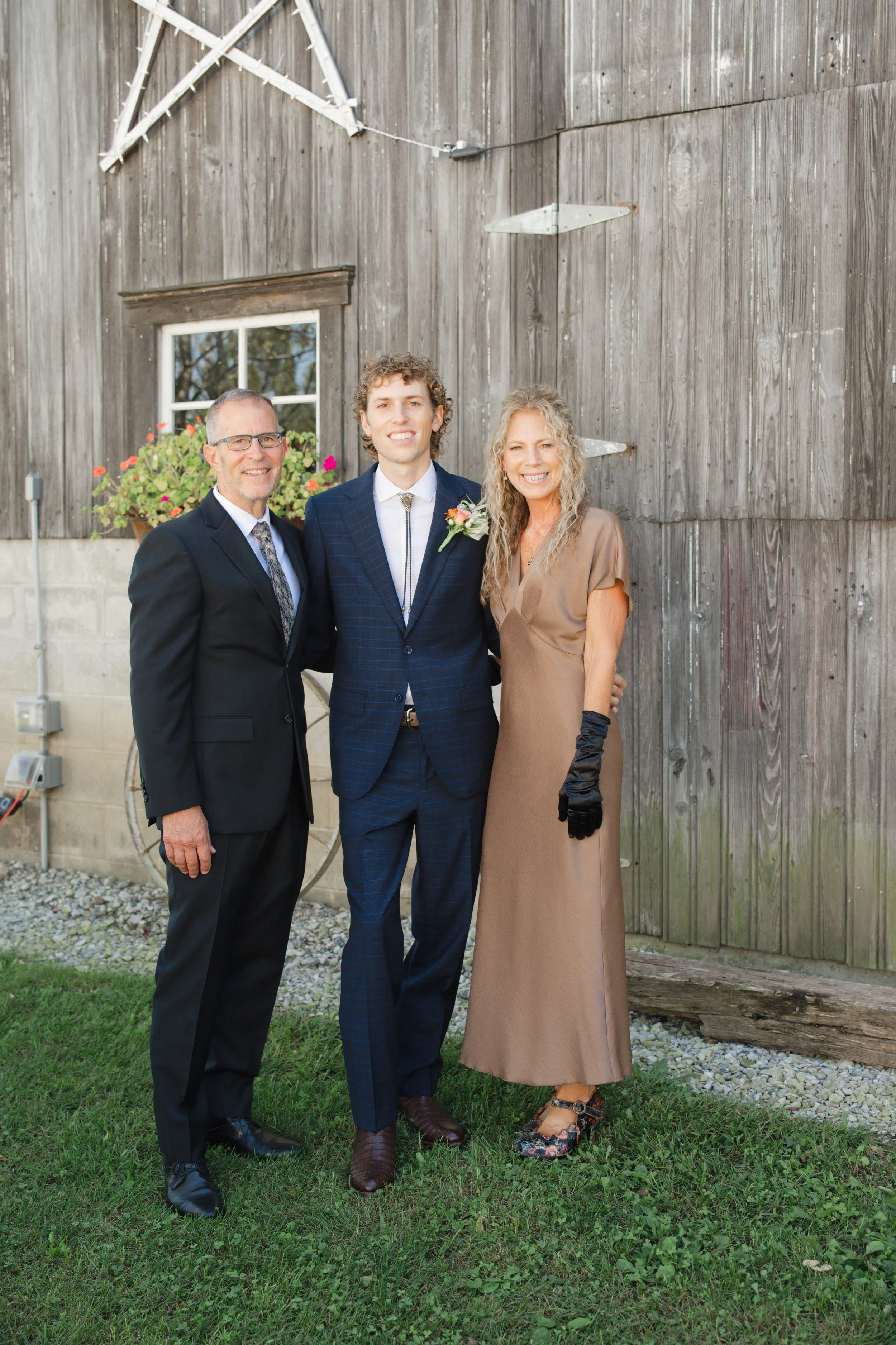 IndianaBackyardGardenWedding-014.jpg