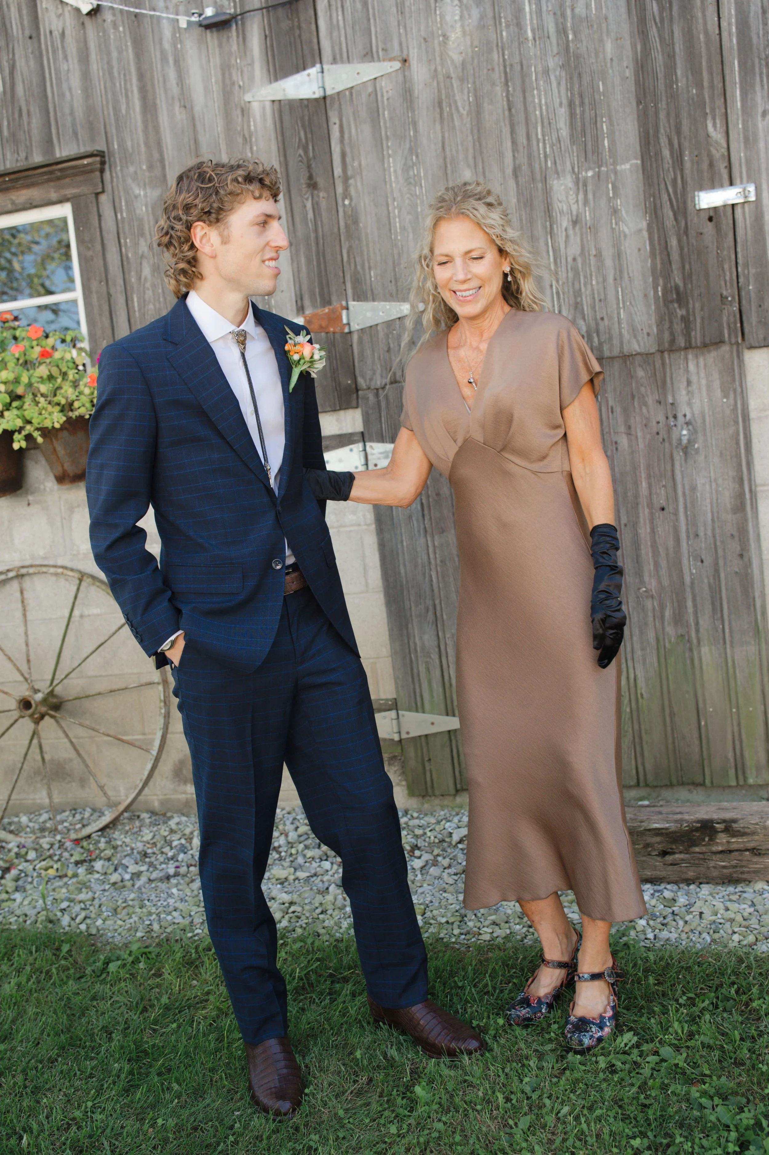 IndianaBackyardGardenWedding-016.jpg