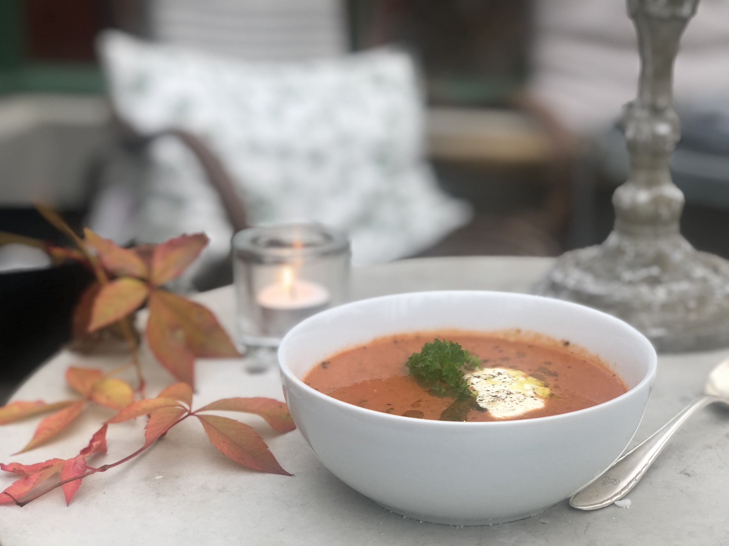 Oven-roasted tomato soup