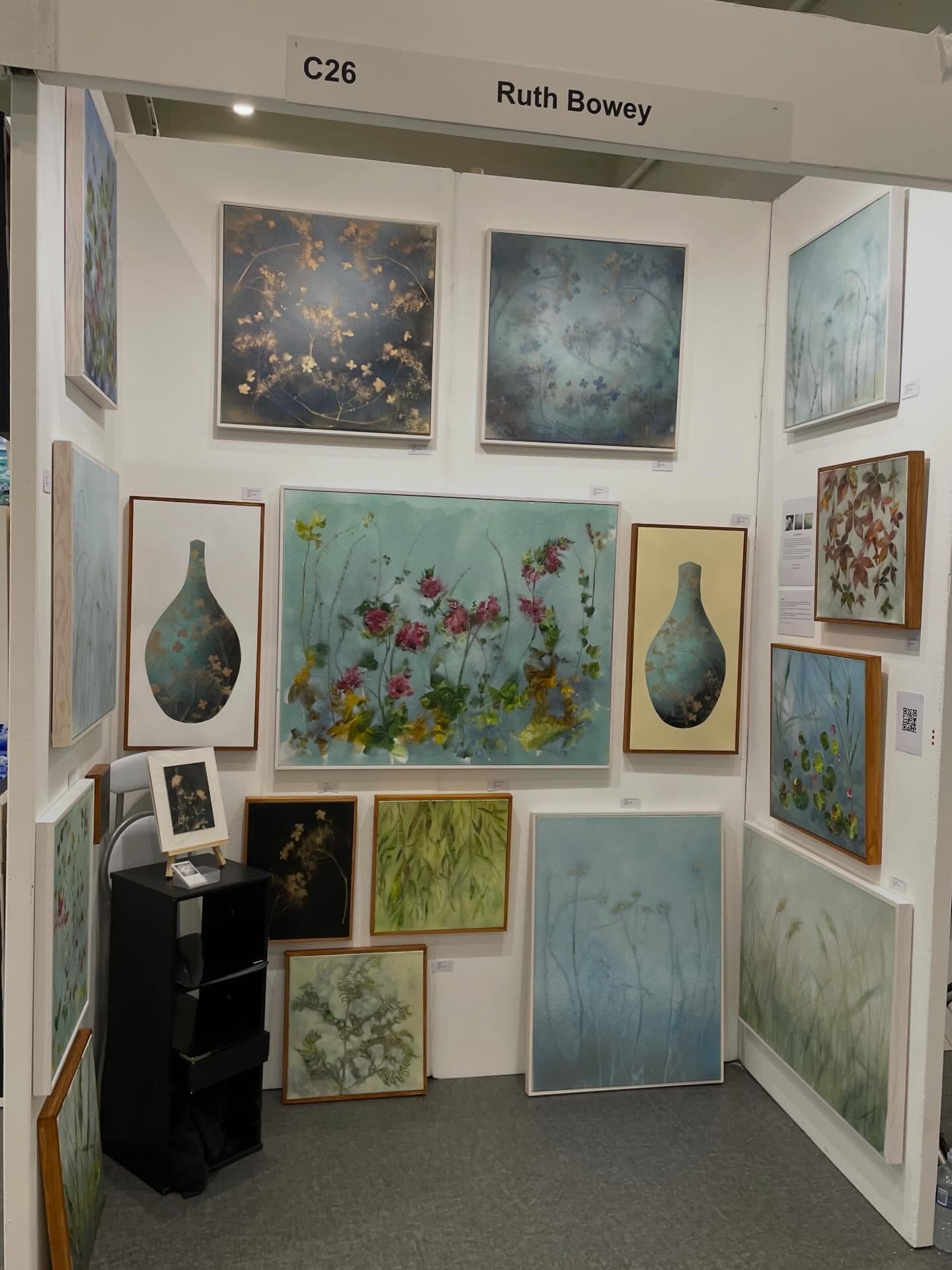 A few new additions before another busy day @artsurrey Sandown Park, Esher. See you at C26 😊 #springart #artsurrey #artforyourwalls #calmingart #surreyart