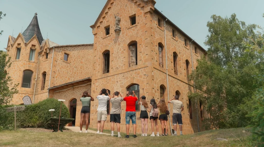 Film Location Case Study: LA CRIBA Reality Show at Castell de Villavecchia, Barcelona