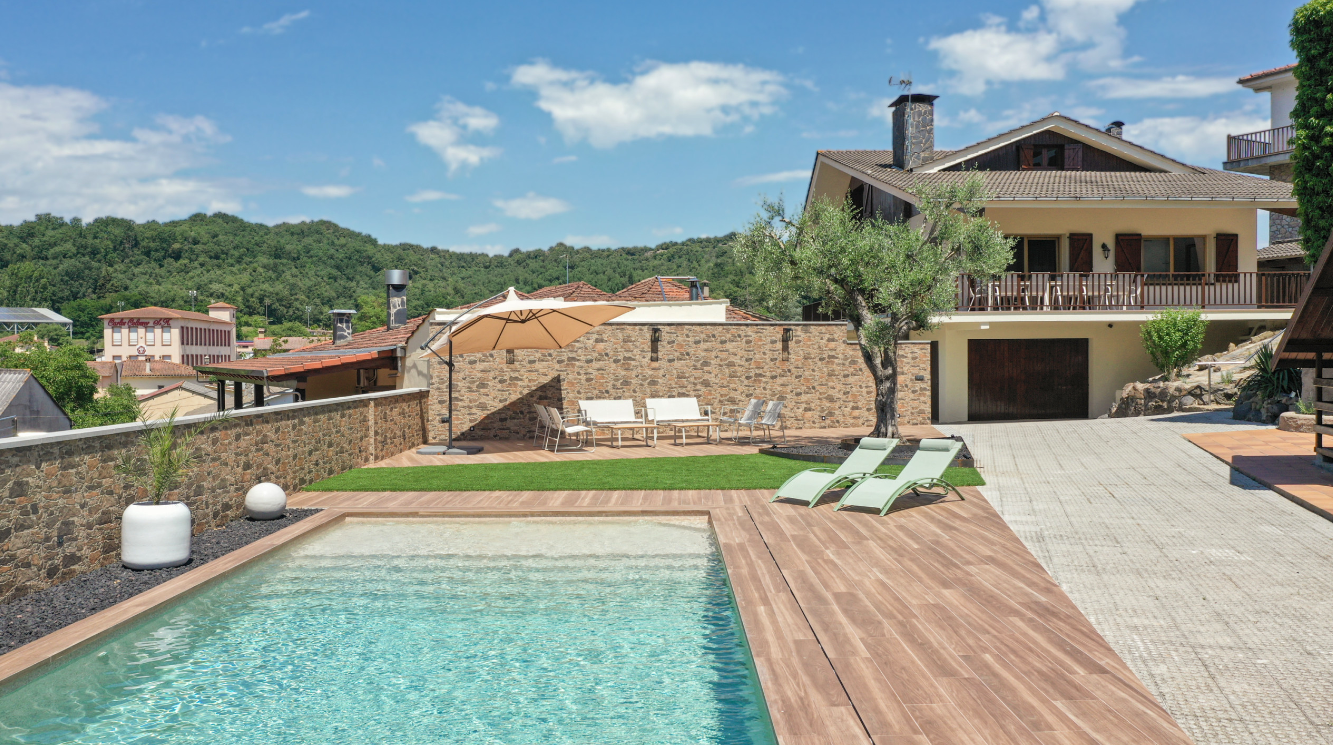 Girona Province 2027: Holidays, Bridges &amp; Events Guide