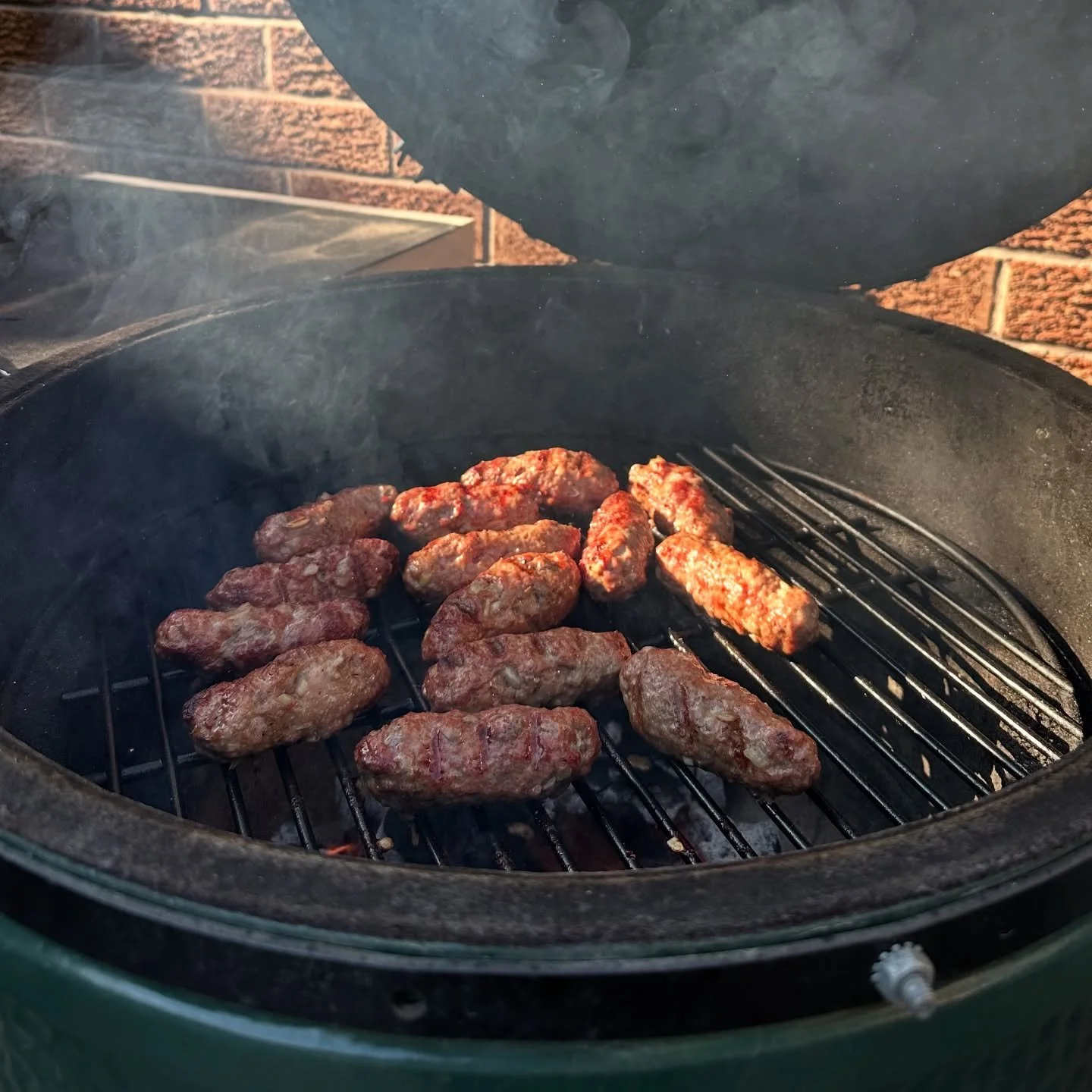 A little homemade Croatian barbecue with cevapcici and raznjici over the hardwood.

#cevapi #cevapcici #ražnjići #raznjici #bbq #barbecue #croatianfood #grill #backyardbbq