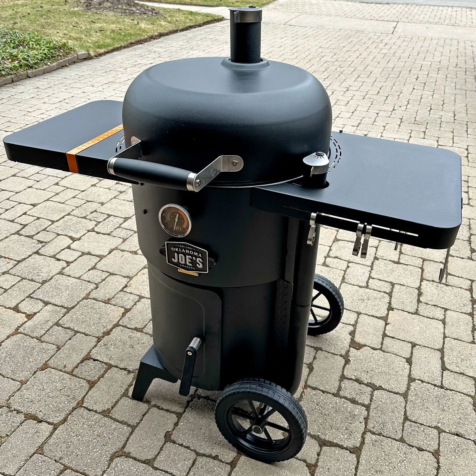 Oklahoma Joe’s Bronco Drum Smoker. Photo by Mike Belobradic.