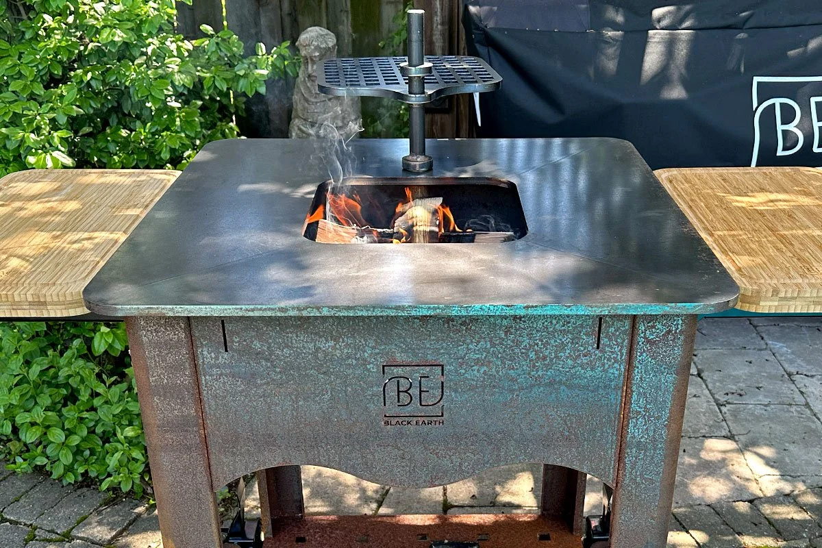 Black Earth Grills, Teppan 29, Side View. Photo by Mike Belobradic.