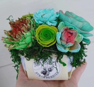 Strawberry crate Sola Wood event