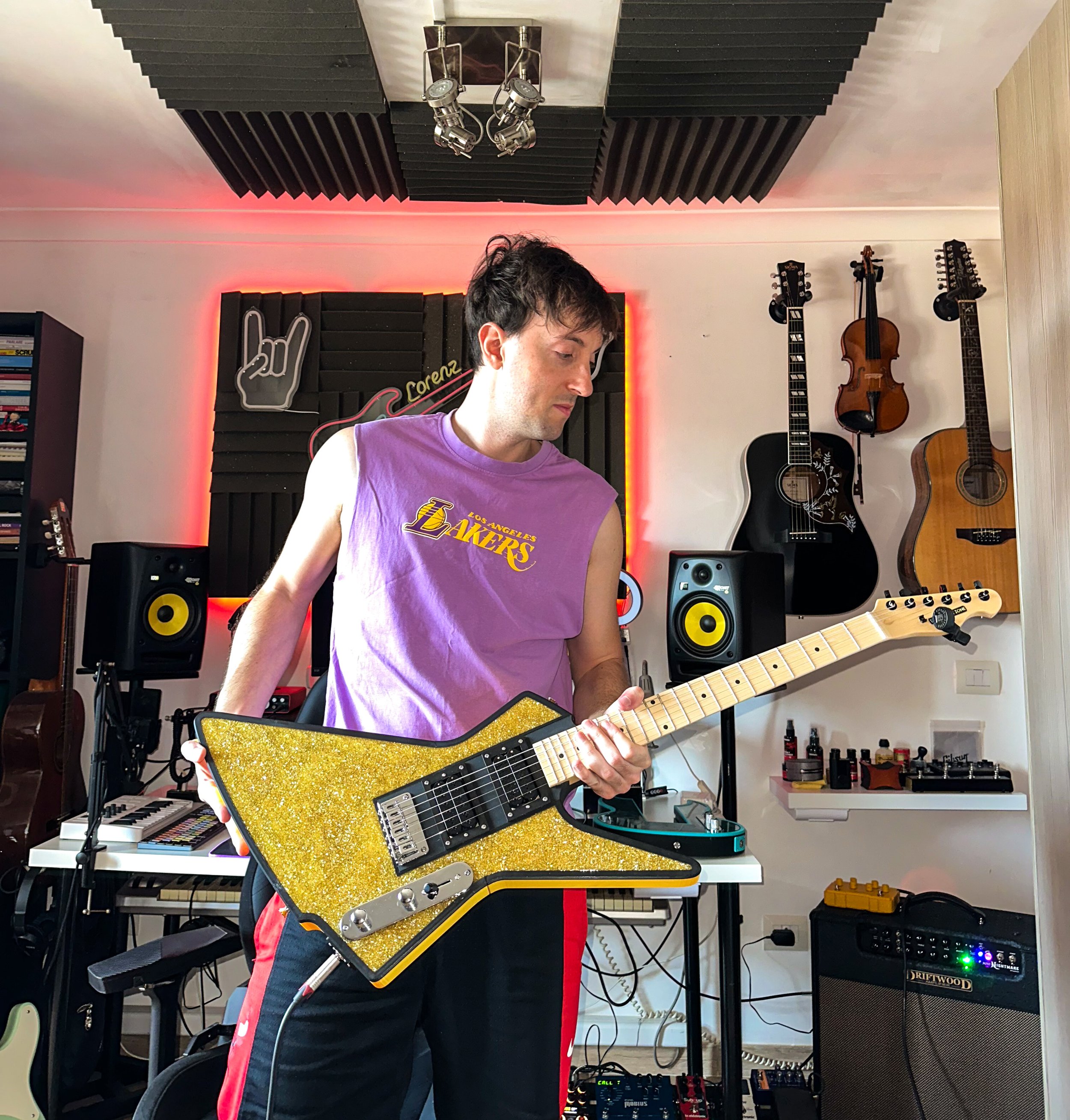 Explorer River - Custom build for the amazing guitarist Lorenzo Cicerchia of the band CdA based in Rome Italy https://www.instagram.com/cicerchialorenzo/