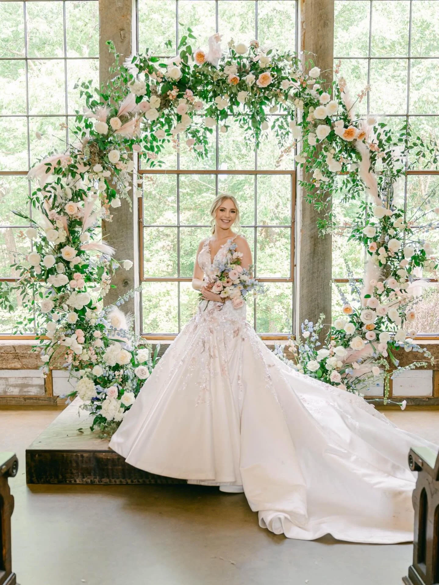 Our Moongate Circle Backdrop sets the stage for endless possibilities. A versatile statement piece for weddings and events, just waiting to be dressed up with florals or draped with fabric. 💐🤍 Visit www.anyoccasionhouston.com to see our full invent