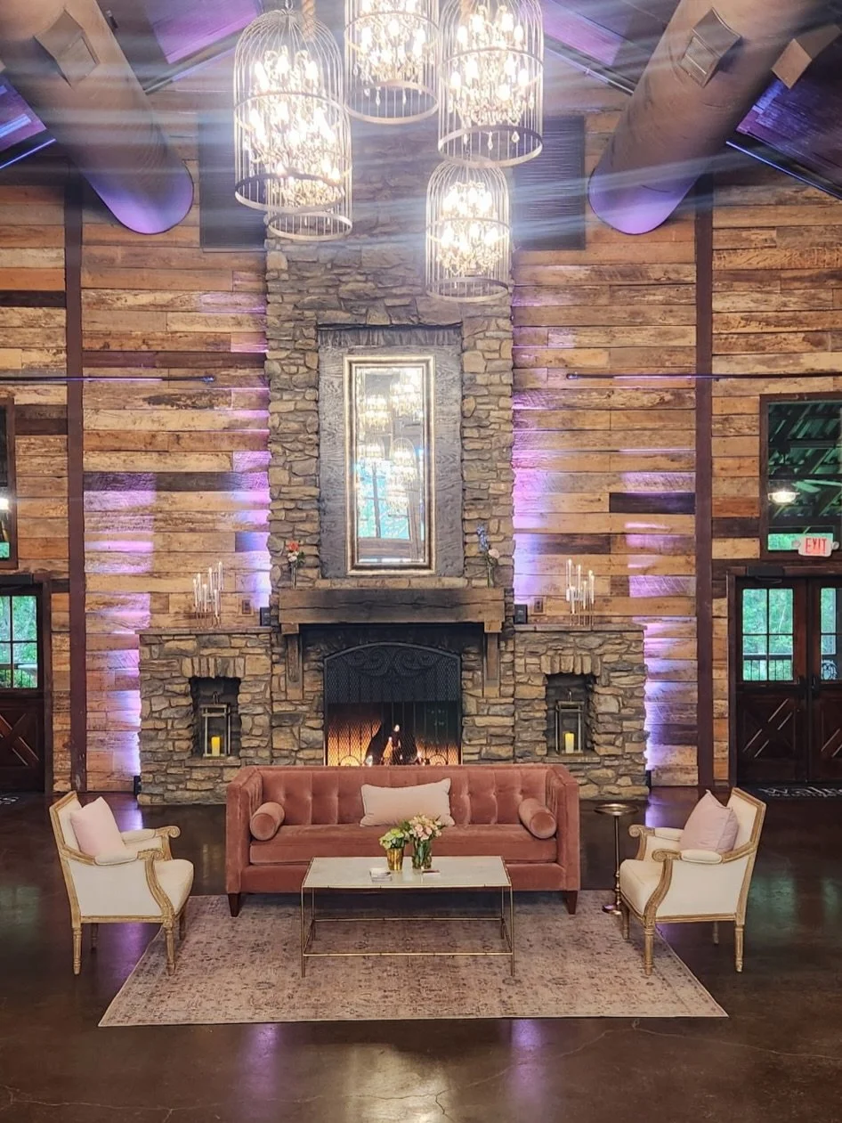 We had the best time at @bigskyvenue open house yesterday! 💞 It was such a joy providing our furniture rentals for such a beautiful event. If you haven&rsquo;t toured this venue yet, you definitely should. It&rsquo;s absolutely stunning! 😍✨ #Weddin