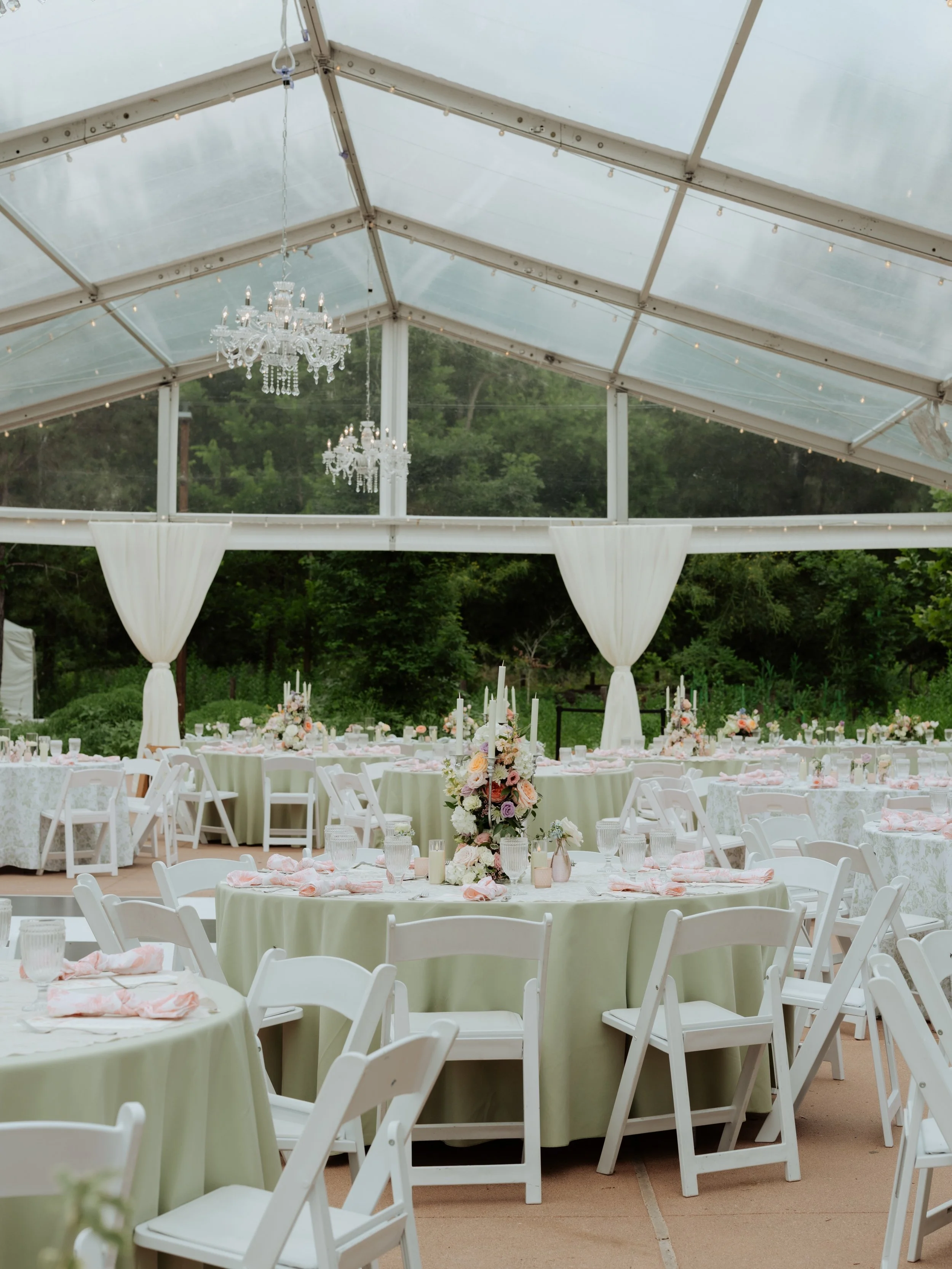Congratulations to the Pates on a beautiful wedding! We&rsquo;re so happy we could be part of your special day. Tent, chandeliers, and dance floor by us, of course! 💗

📸: @torimphoto.co 
Venue: @houstonarboretum
Hair and Makeup: @blushartistrytx
Pl
