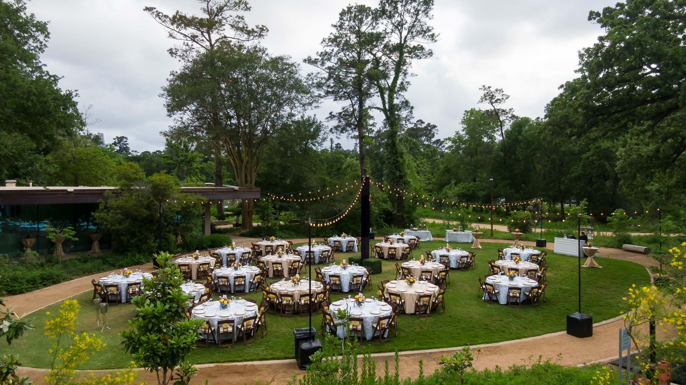It&rsquo;s always an honor partnering with the @houstonarboretum for their annual Alfresco Gala! This year&rsquo;s event raised an incredible $500,000 to support the Arboretum&rsquo;s conservation and education program.👏

📸: @rathbun_photography
Re