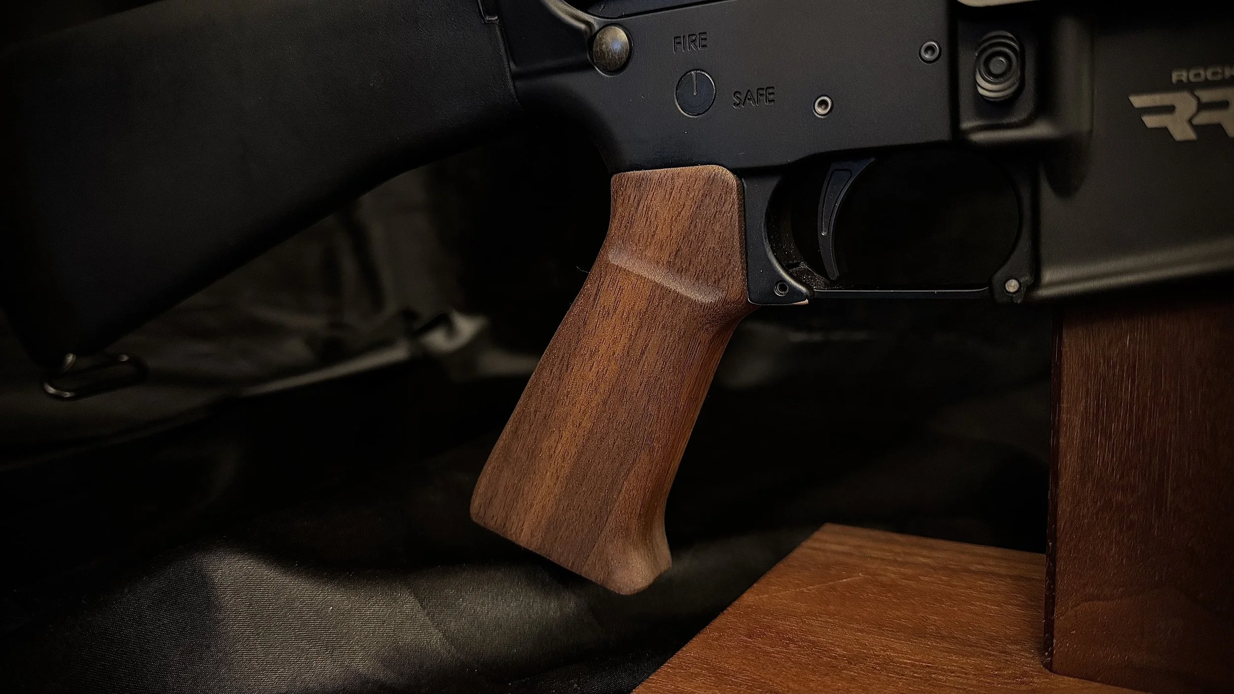 Walnut AR15 A1 Grip