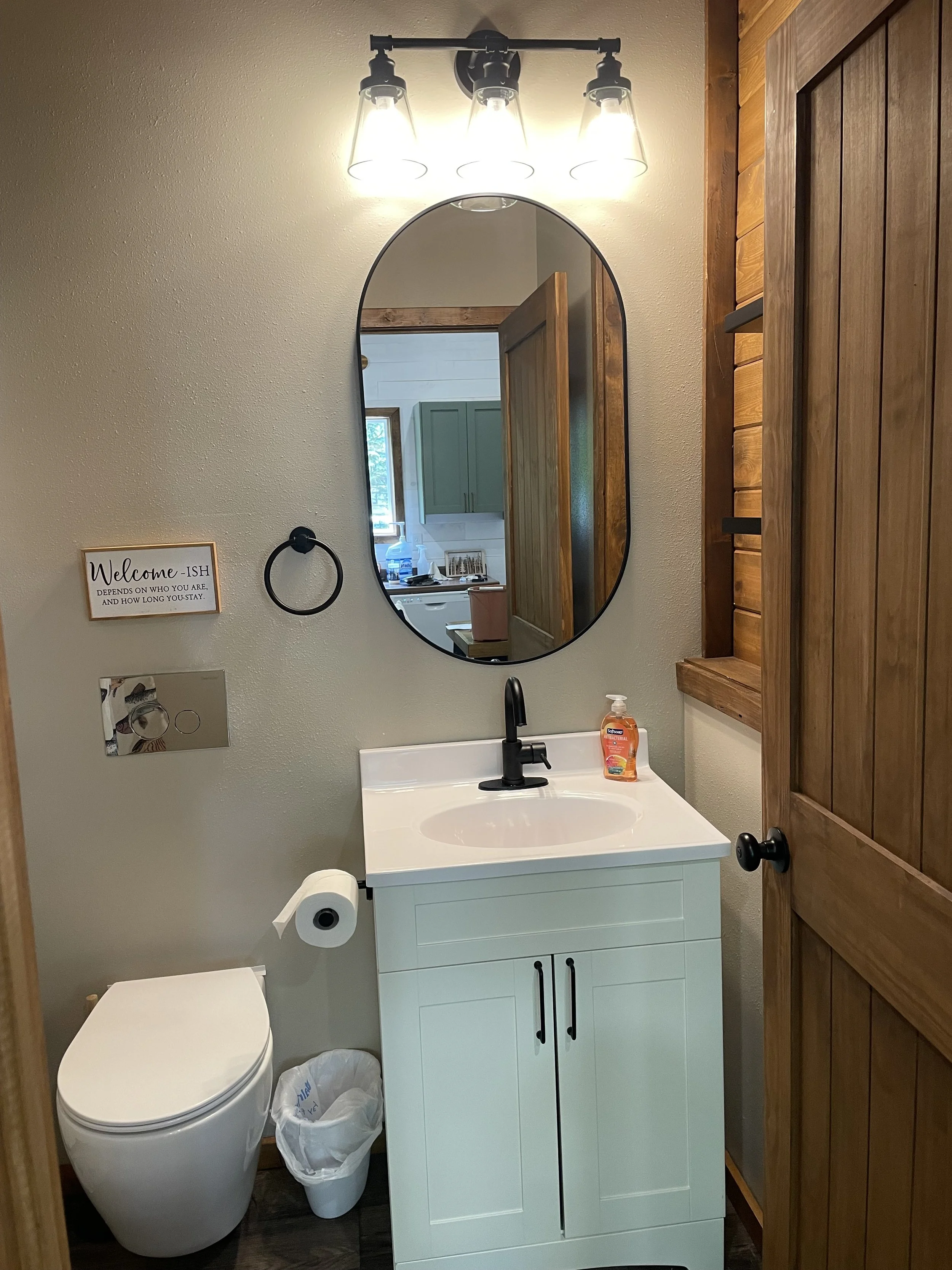 bathroom 2.jpg