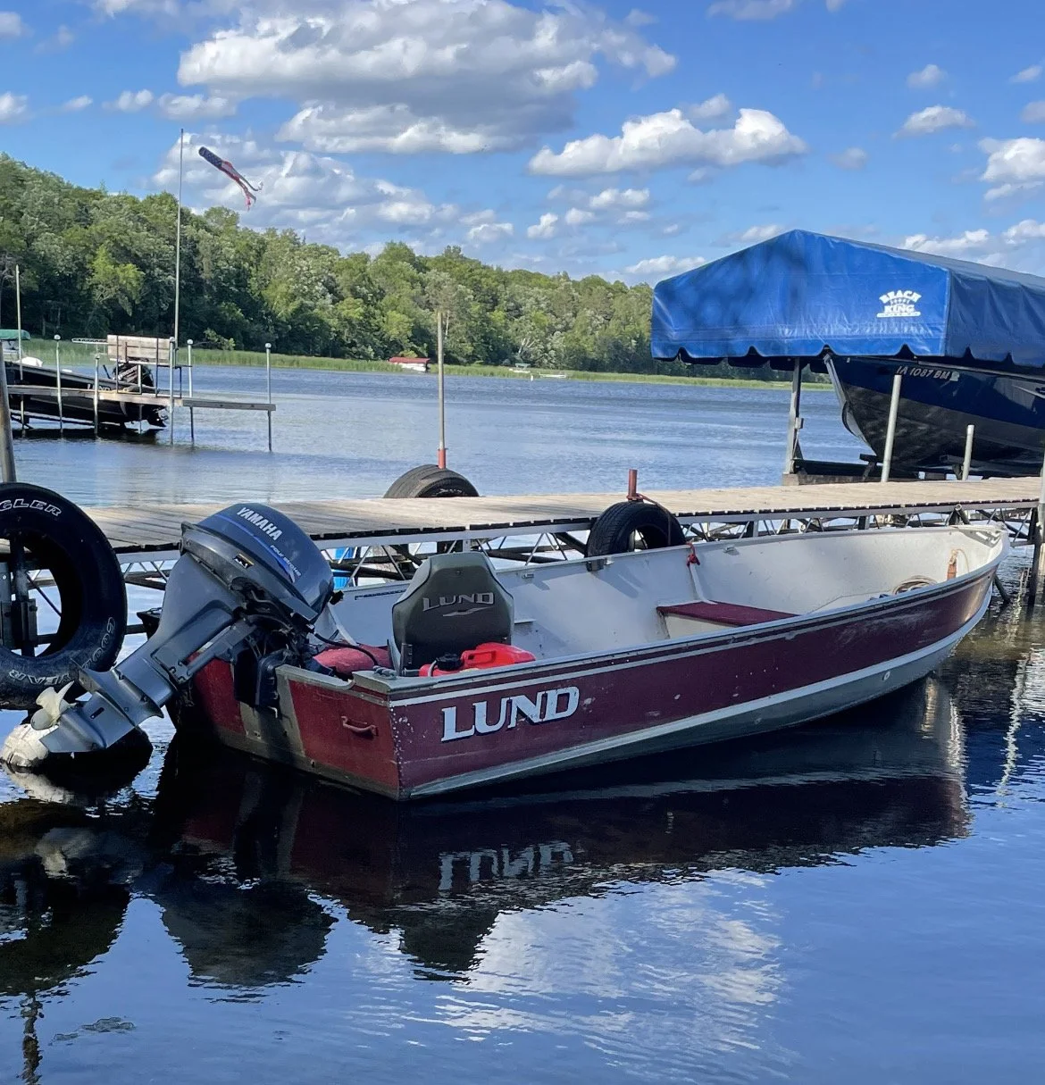 Pontoon and Boat Rentals — Twin Lakes Lodge & Resort