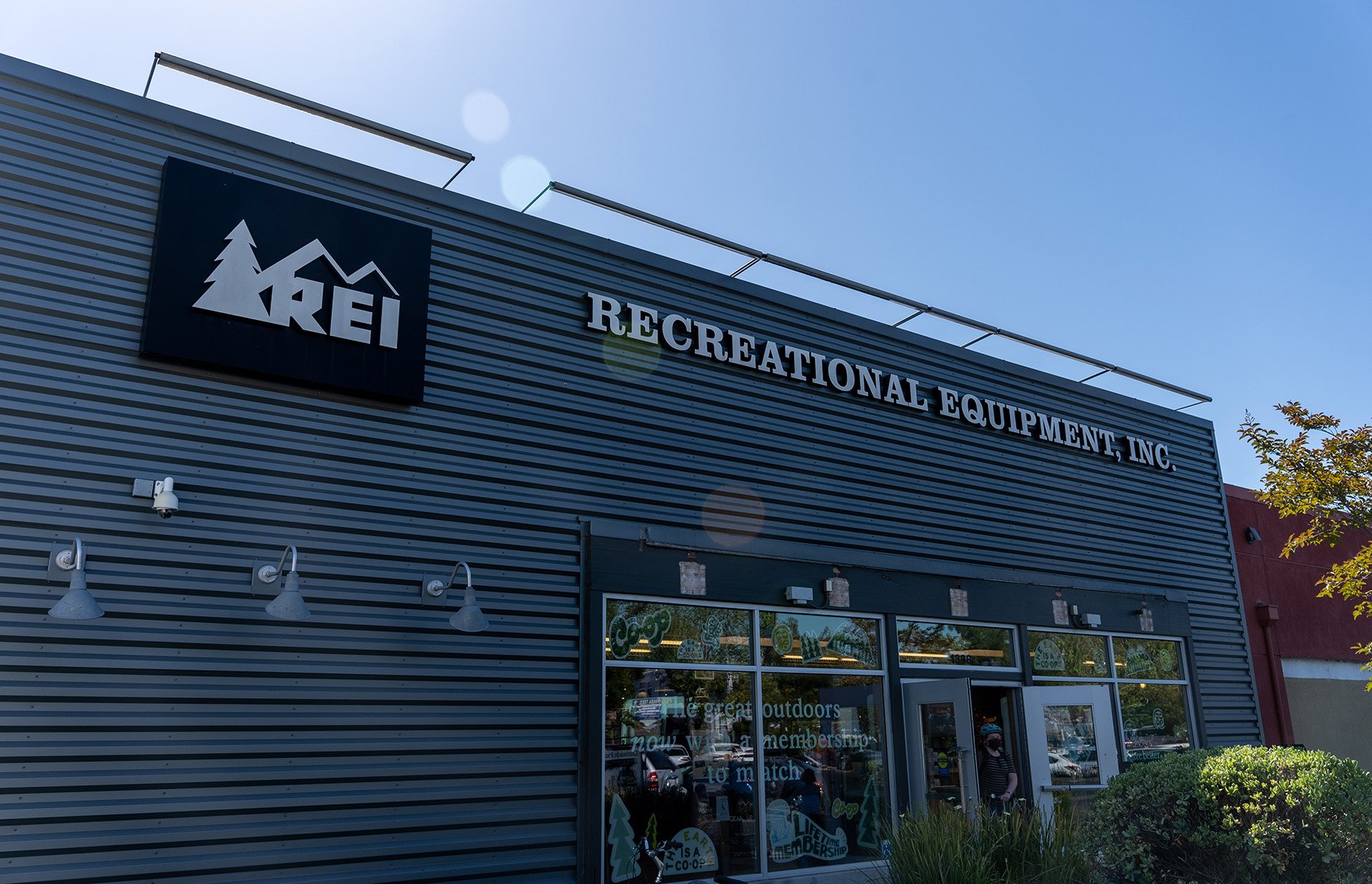'In the right': Berkeley REI employees approve unionization in vote