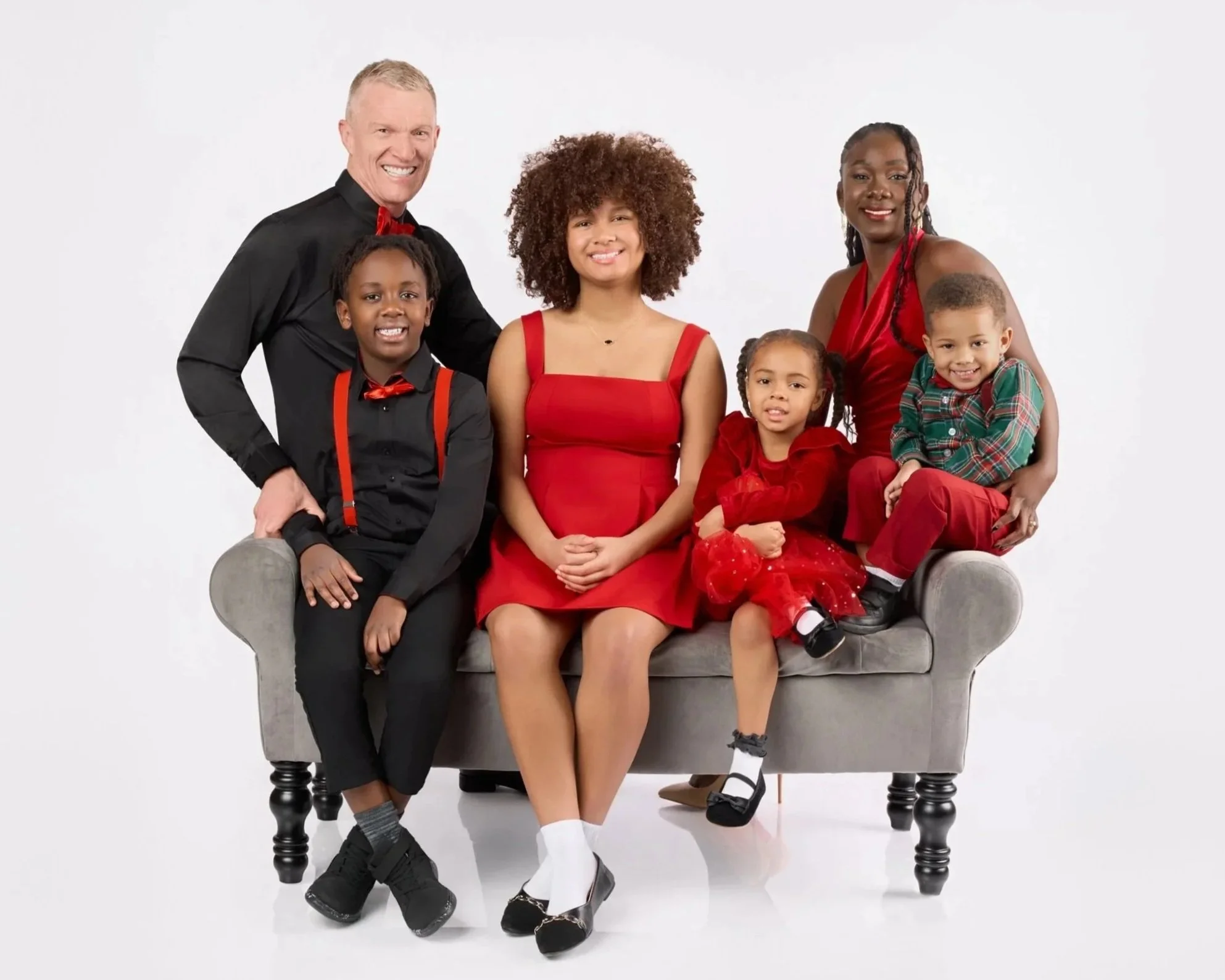 12-14-2025%2BValary%2BSheridan%2B-%2BXmas%2BFamily7486_%25282%2529%2B1%2B4x6%2BSM.jpg