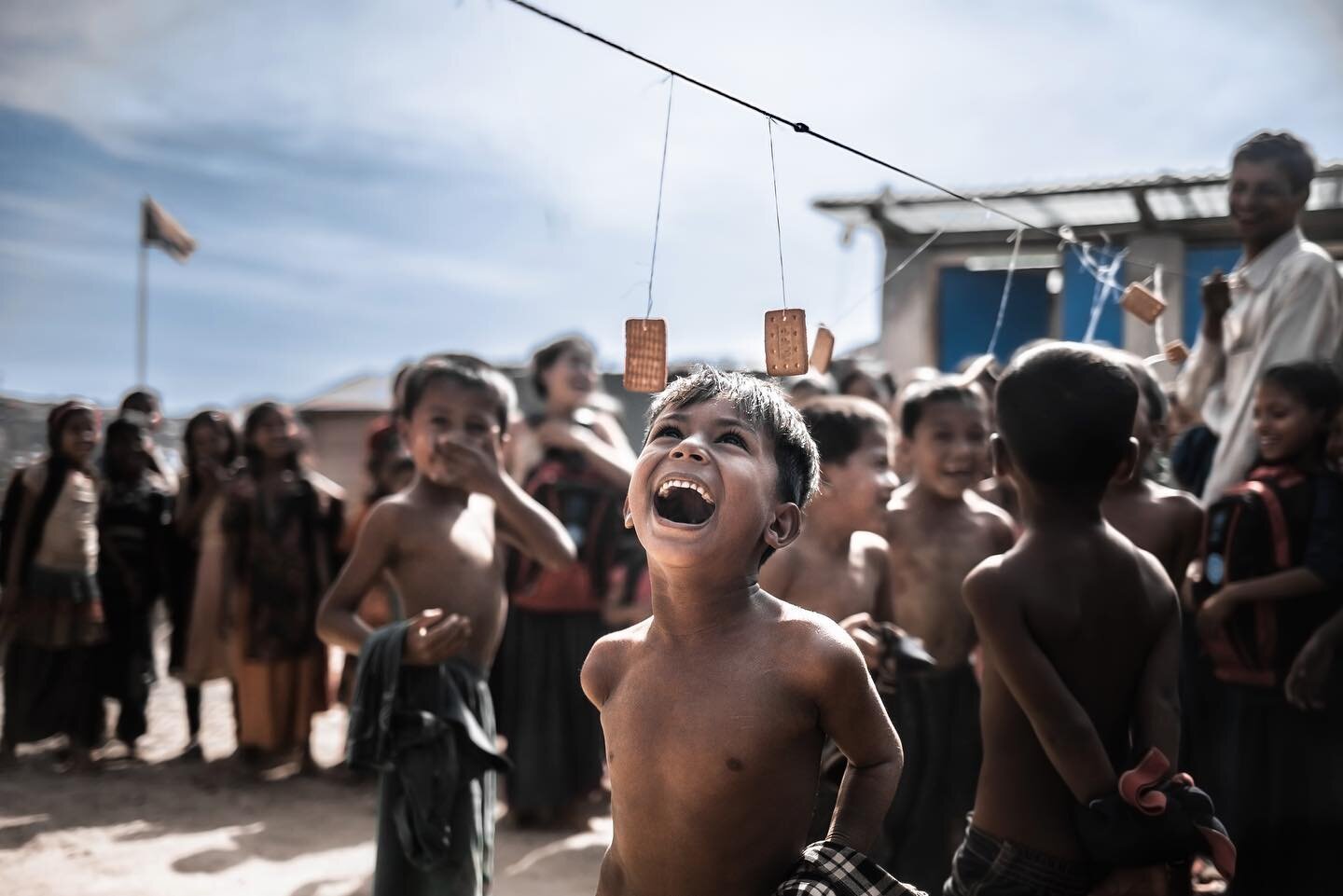Children were meant to be happy.

Photo by: @nihab_rahman 

#refugees 
#refugeecrisis
#rohingyarefugees
__________________
#humanitarianaid  #refugeecamp  #humaninterest
#balukhalicamp #wewelcomerefugees #kutupalongcamp #documentaryphotography  #unhc