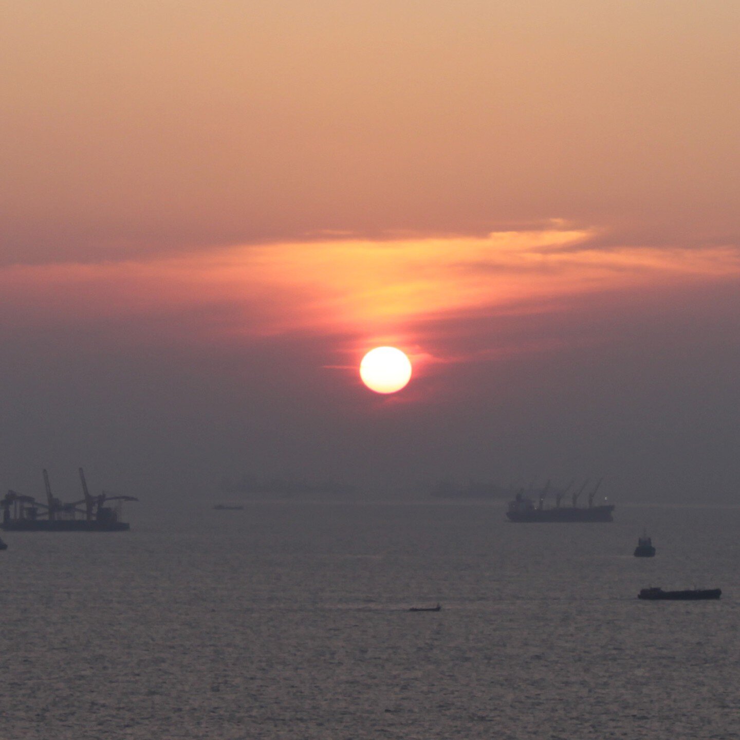 #india #mumbaibay #mumbai #indiansunset #outatsea