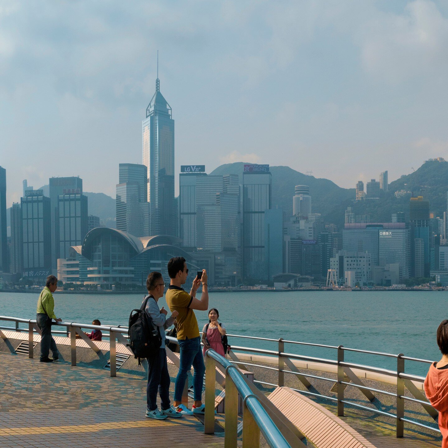 #hongkong #hongkongharbour #skyline #buildings #megacity