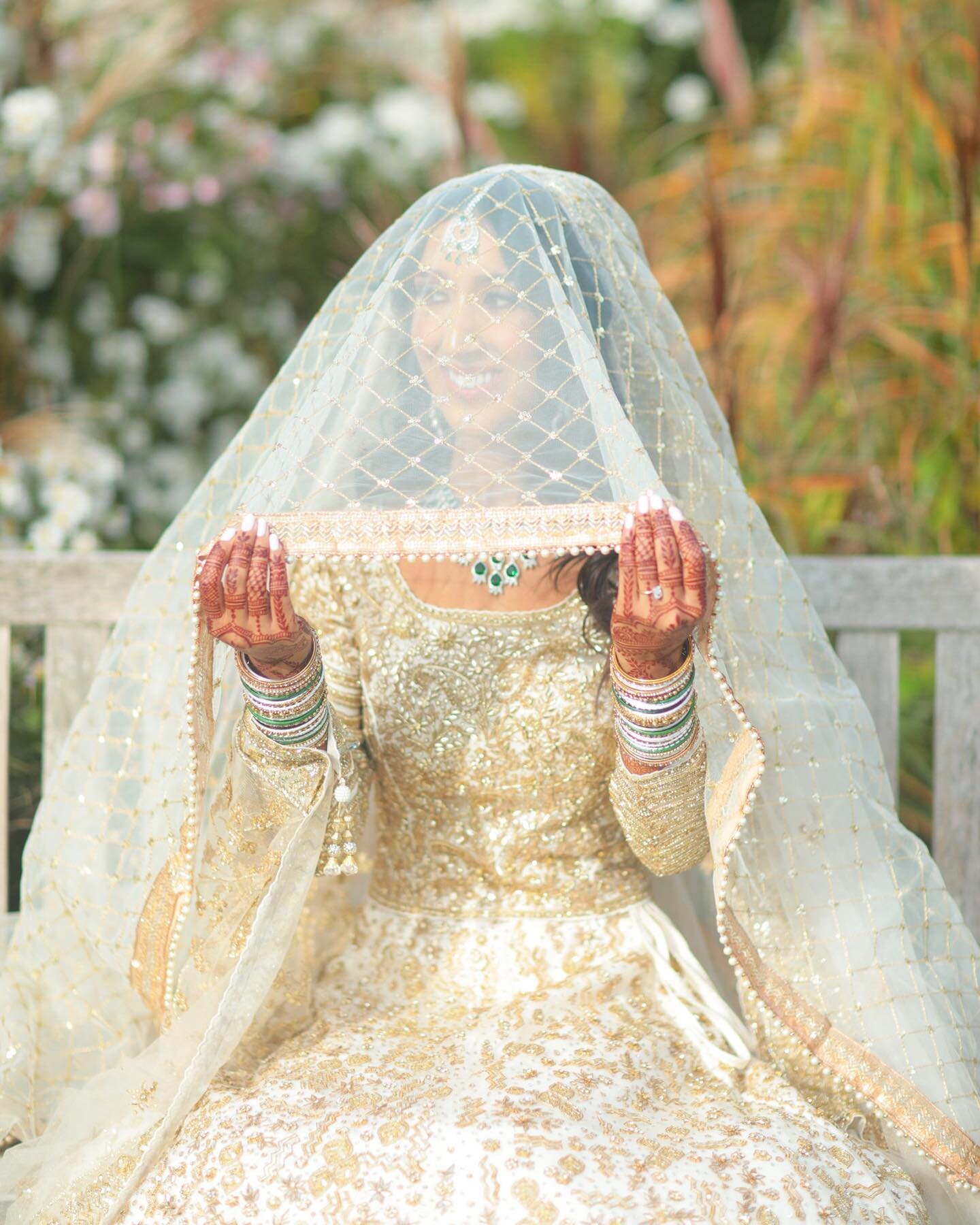 Nafia
Photography: @vogueeventslondon
Venue: @thegrovehotel
Caterer: @madhusofficial
Decor: @shaadishowroom
Bride outfit: @mongasuk
Jewellery: @jewels_byjazz
MUA: @tanji.s
Shoes: @stevemadden