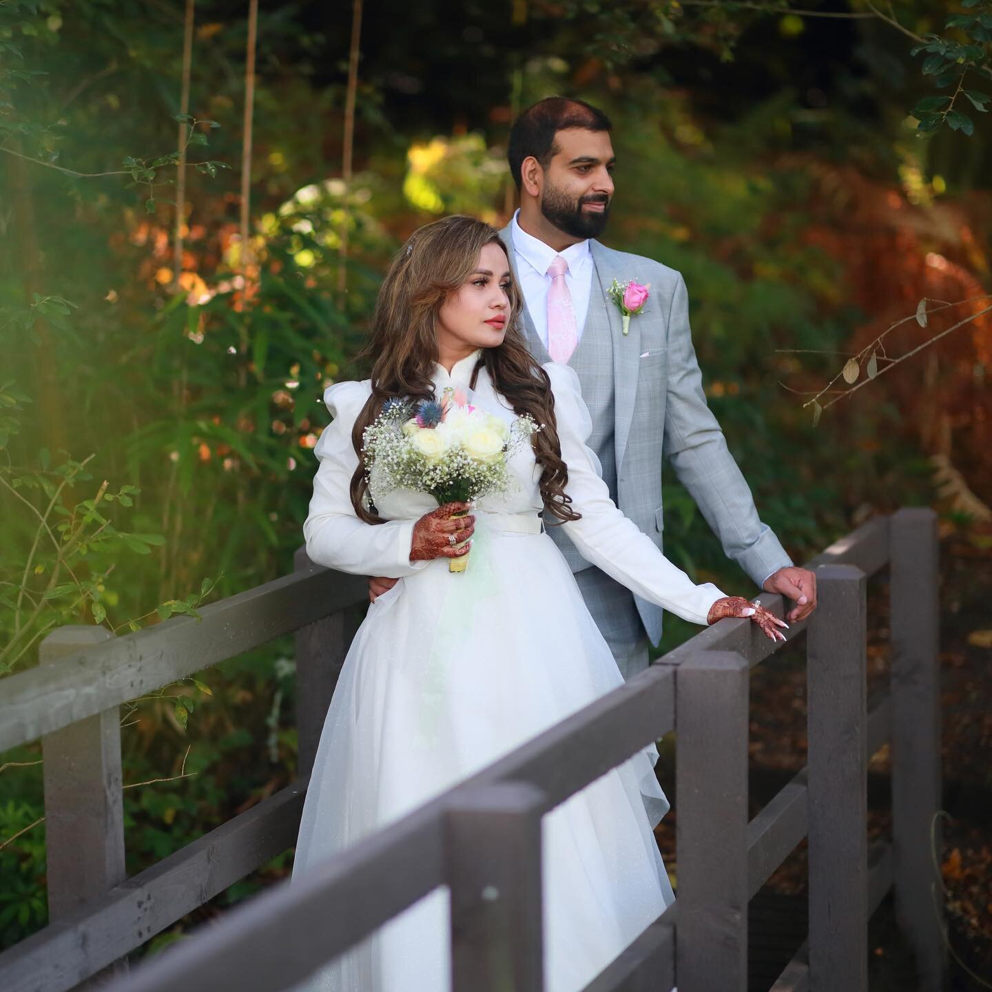Afsana & Moazzam
Venue: @doubletreebyhiltonsouthampton
Photography: @vogueeventslondon
Caterer: @kutisroyalpier
Decor: @decoration__x
Dj: @stormroadshow
360 Booth: @kteventshire
MUA: @dr.afsana_b