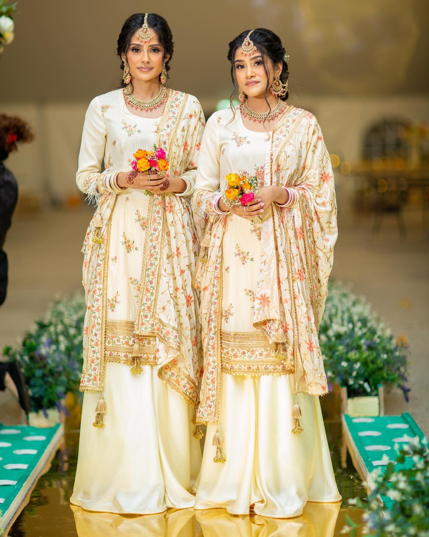 #bridesmaids
Photography @vogueeventslondon
#wedding #weddingphotography #picture #instagram #photography #photooftheday #photographer #photo #asianwedding #weddingdress #flowers #decoration #decor #vogueeventslondon #vge