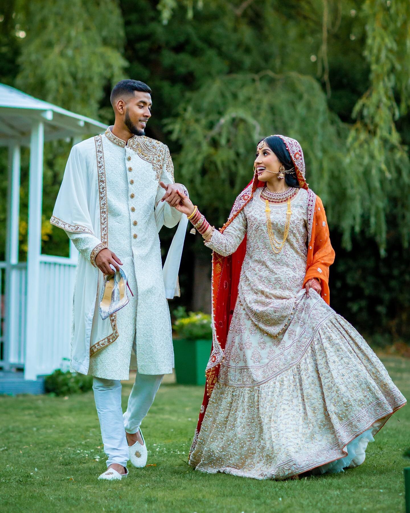 #couplegoals
Venue: @thechigwellmarquee
Decor: @ritzroyale
Catering: @royalregency
Media: @vogueeventslondon
Cake: @bakedbyadila
Entertainment: @frontlineevents_ @creative.360.moments @4seasonzuk
Entrance table: @evas_entrances
Bride Outfit: @_dol