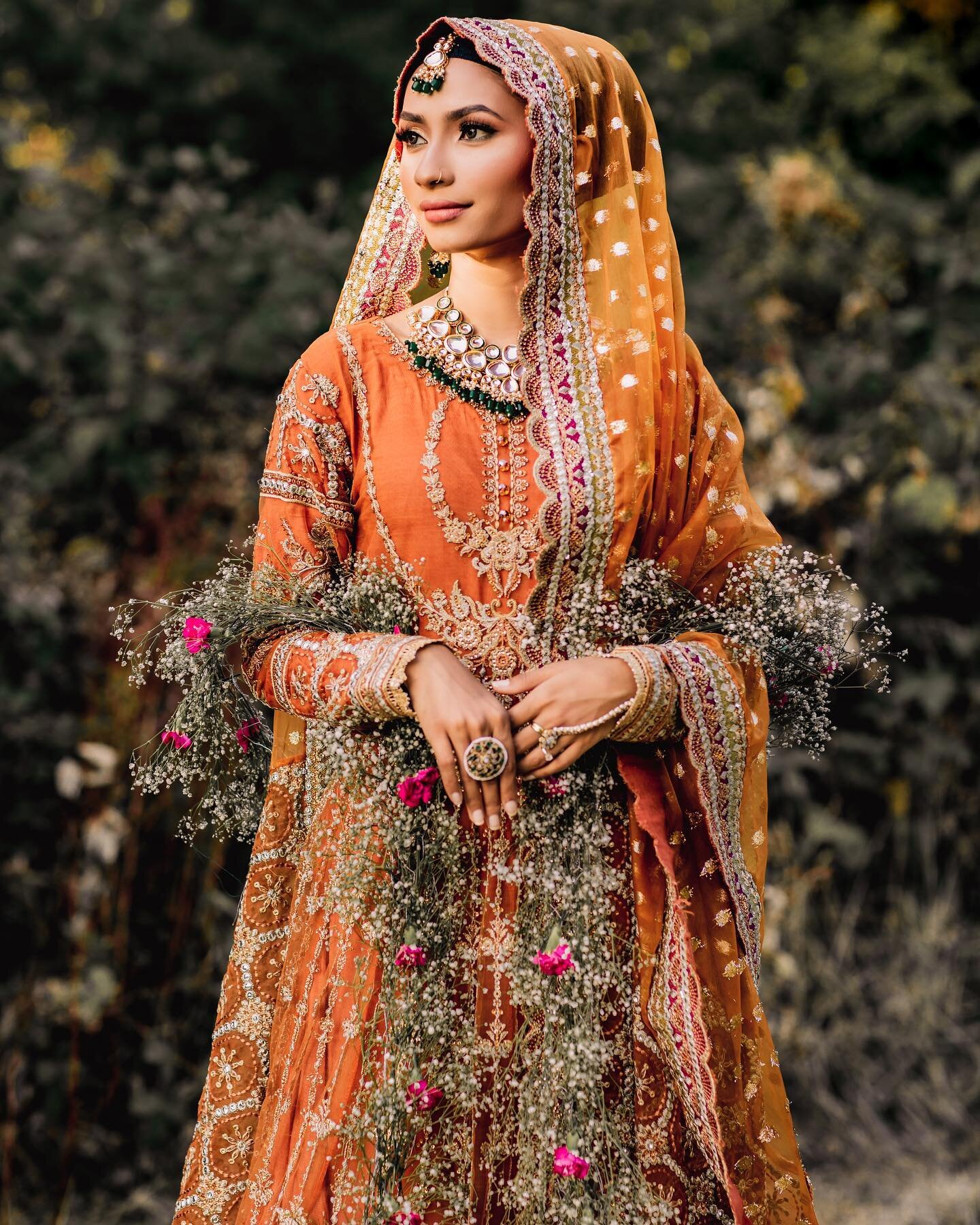 What a stunning look Farhana went for at her Mendhi π
Photography by: @vogueeventslondon
Decor: @eventsbyfairydust
Outfit: @amayrah.official
Jewellery: @jewels_byjazz
MUA: @shakiraalimua
#photography #media #asianbride #bengalibride #pakista
