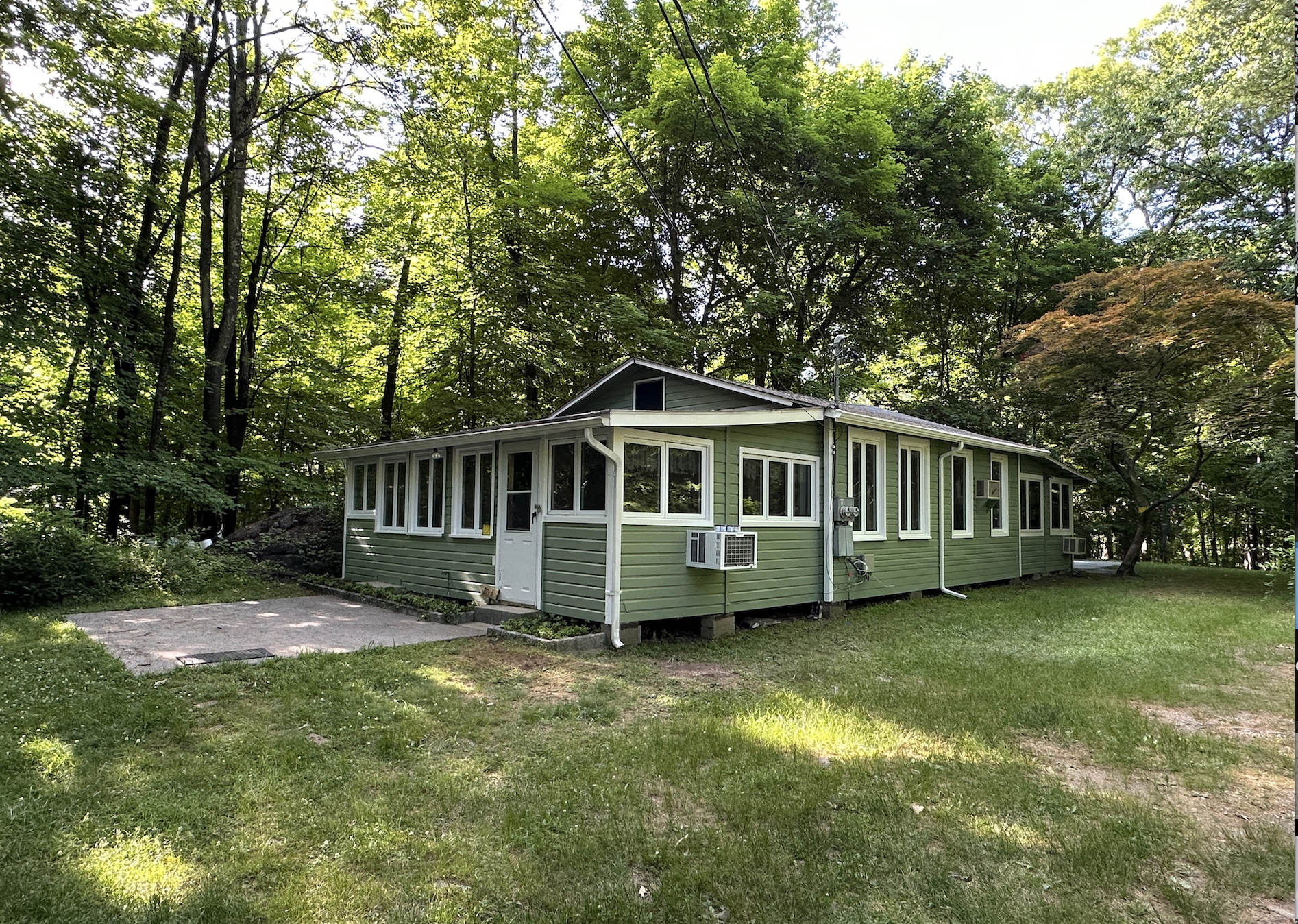 2BR 2BA (20A ) $125K A clay court tennis lovers' dream house