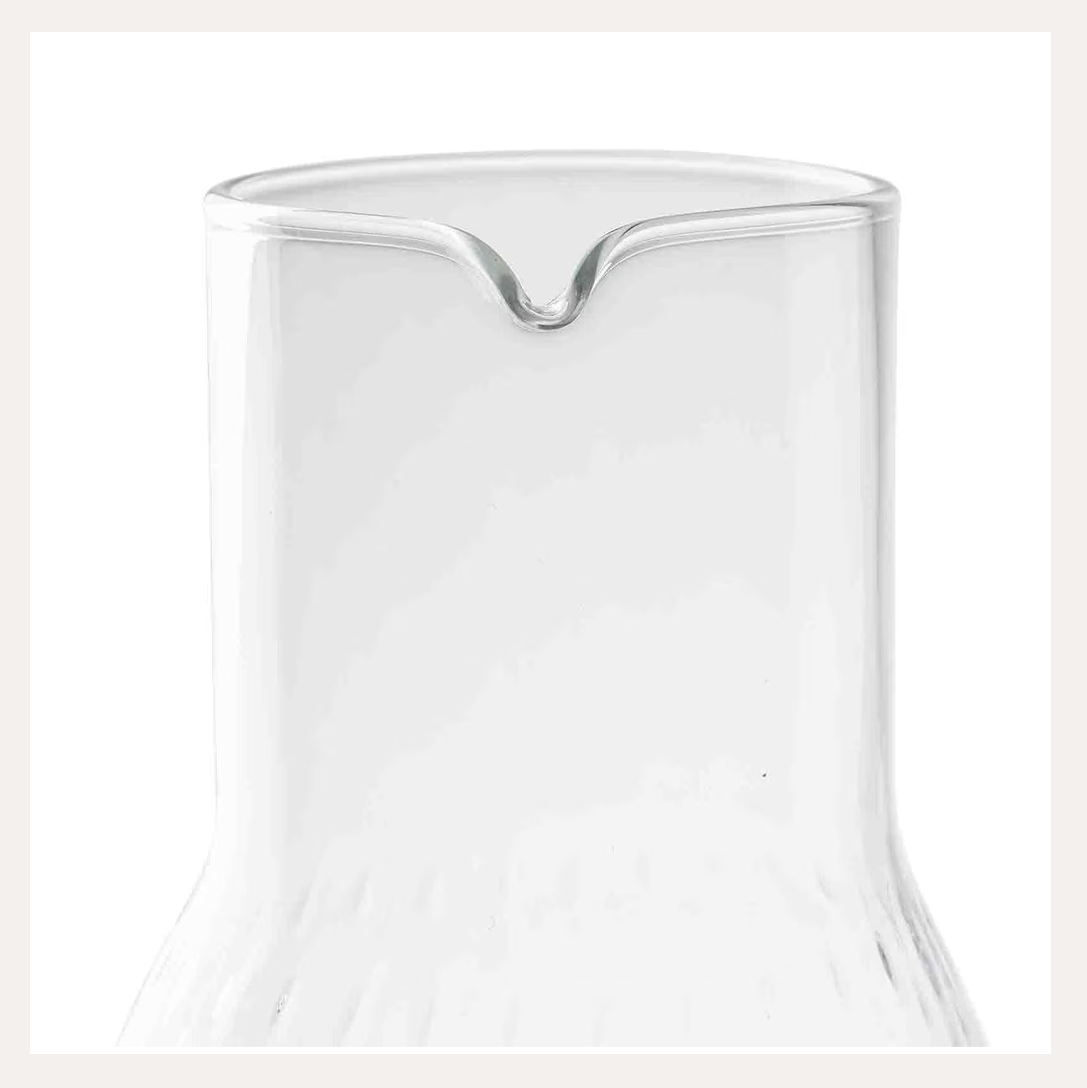 glass carafe 4.png