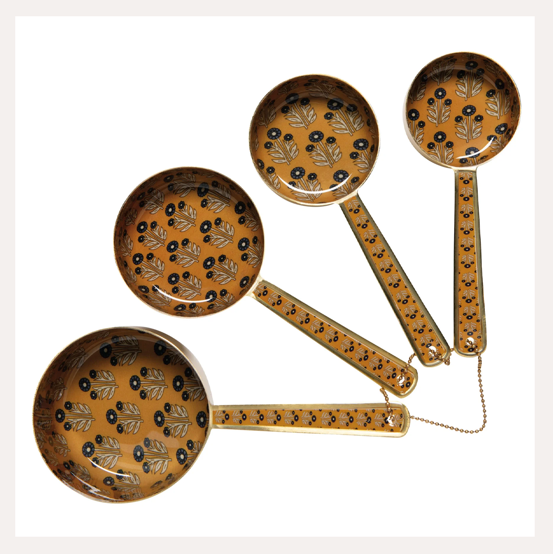 zest measuring cups 1.png