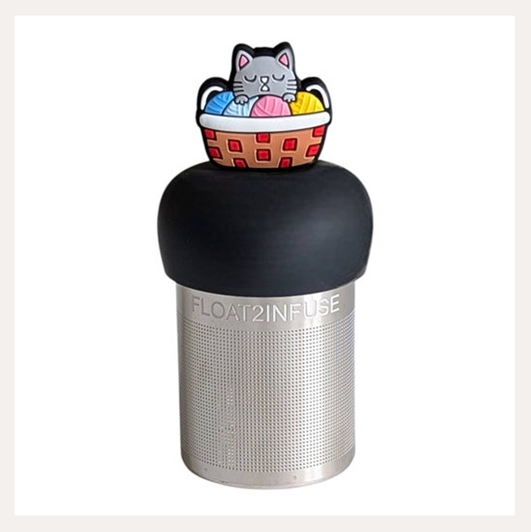 cat knitting tea infuser 1.png