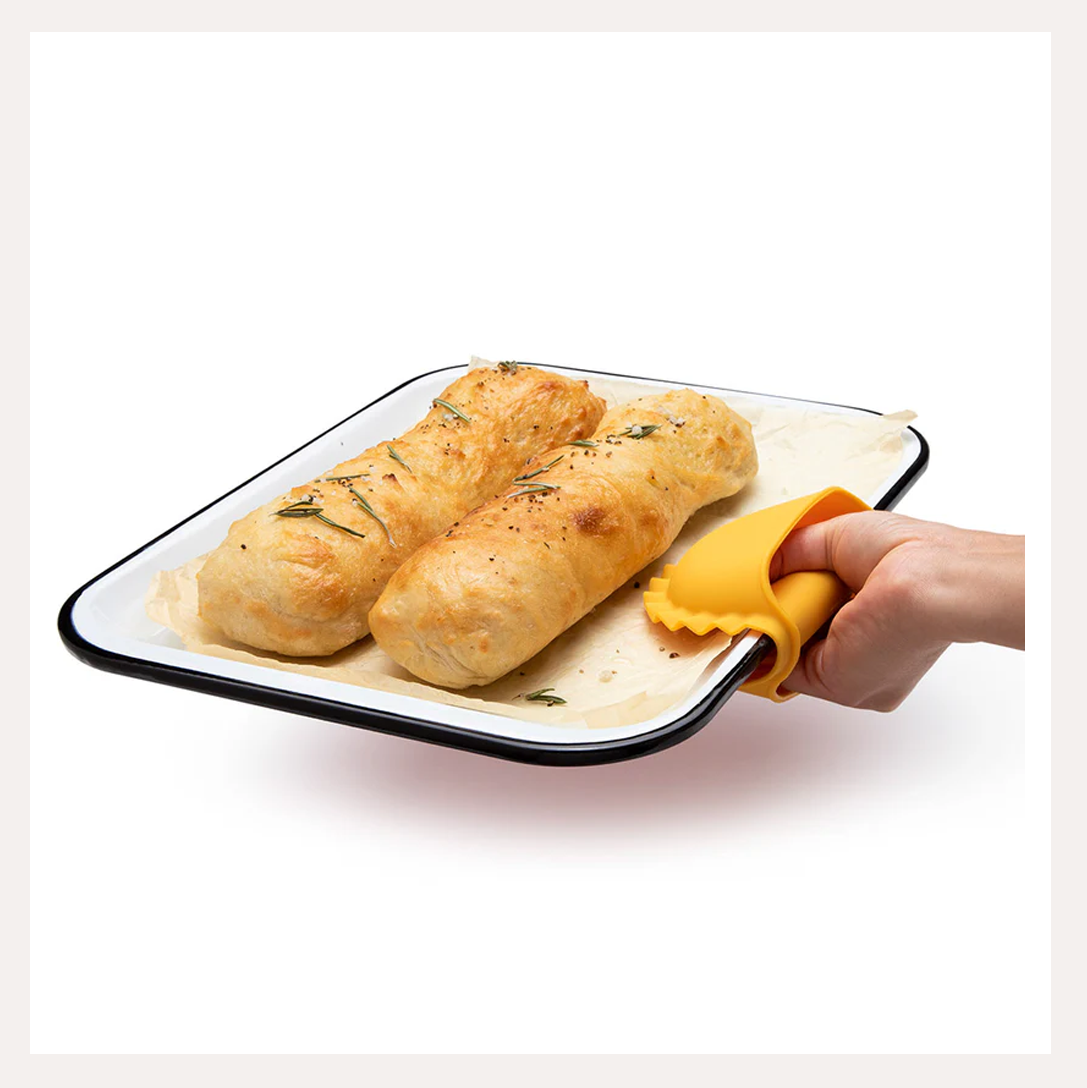 pasta oven mitt 1.png