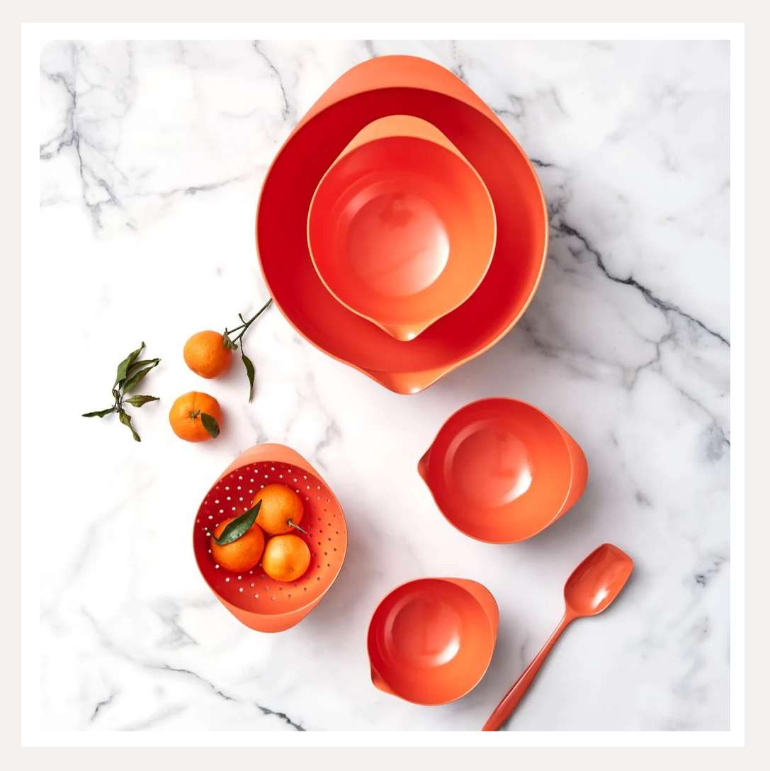 carrot mixiing bowl 3.png
