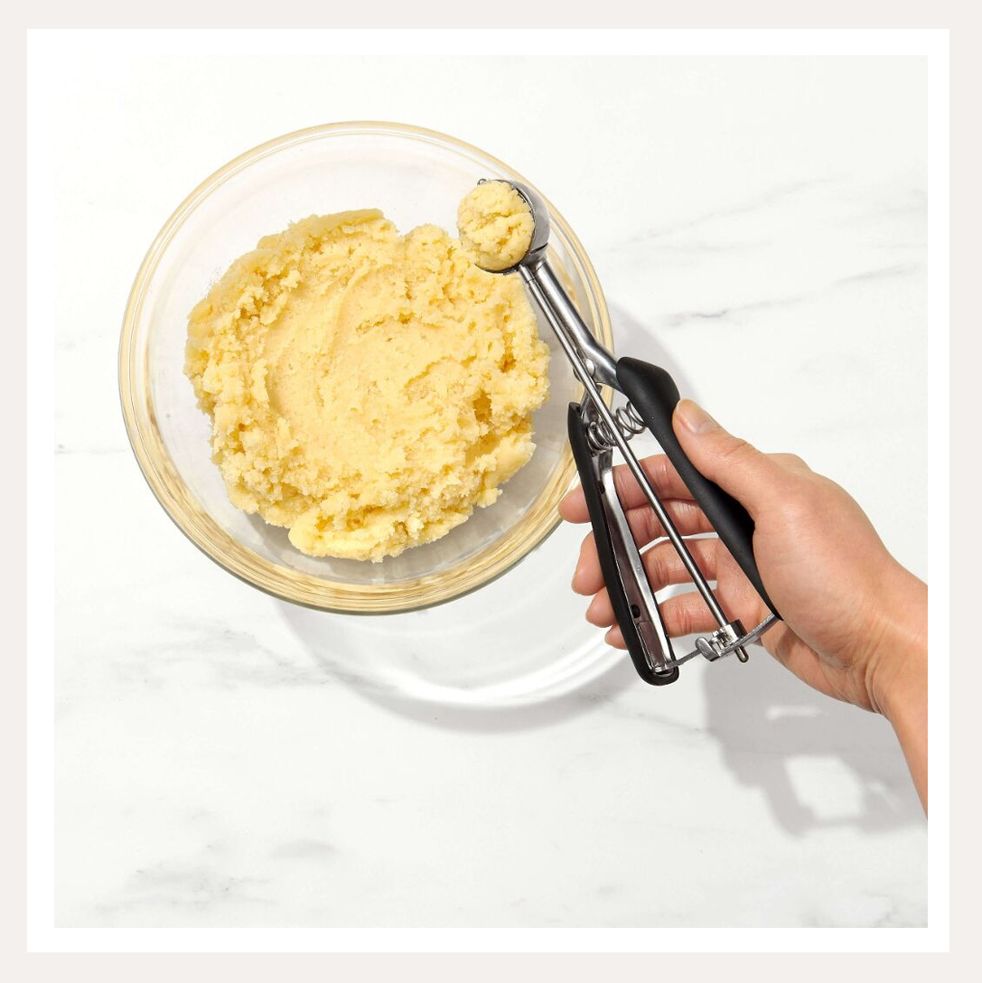small cookie scoop 3.png