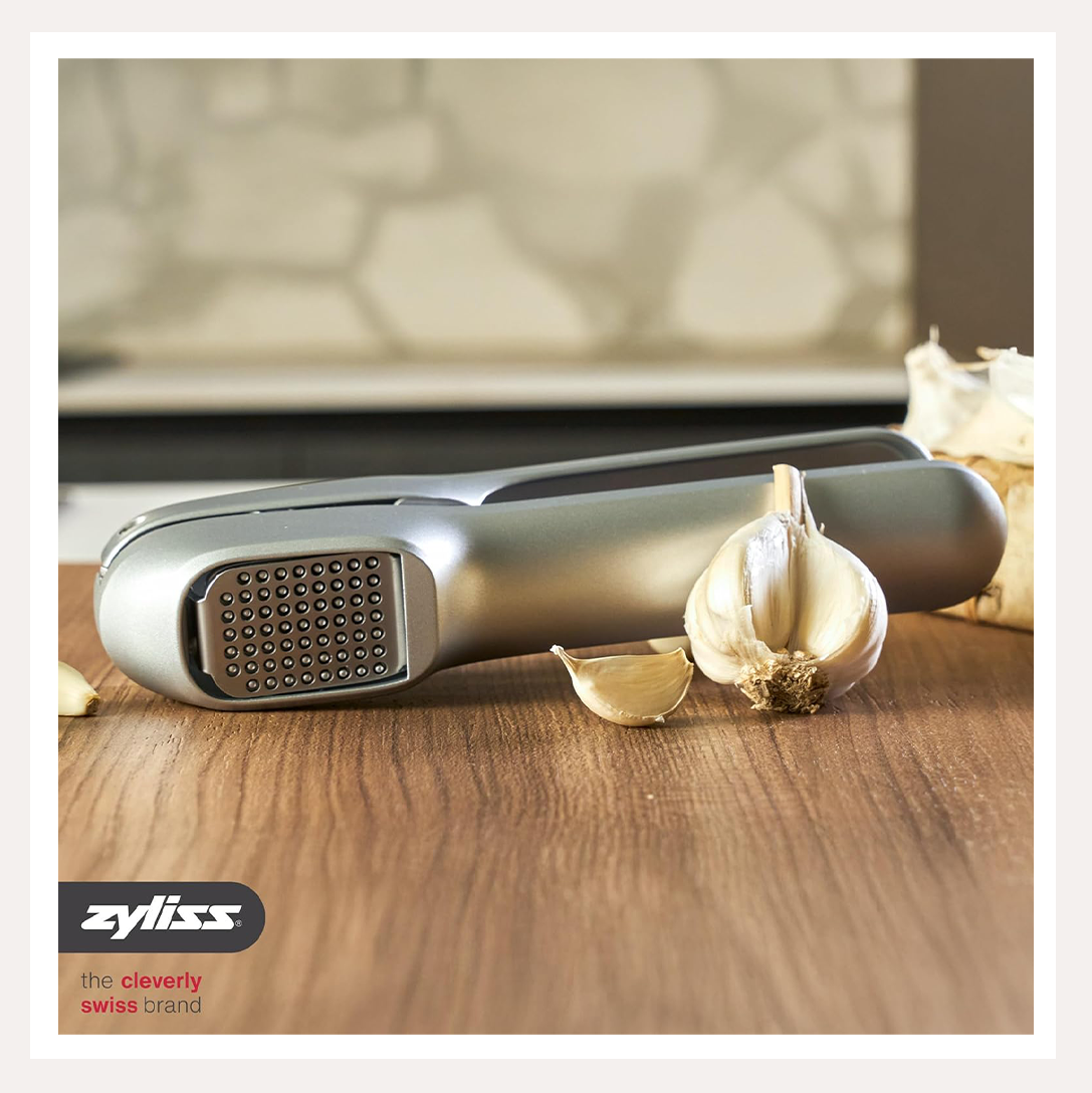 susi 4 press 8png.png