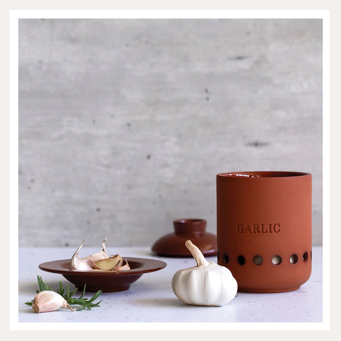 terracotta garlic keeper 3.png